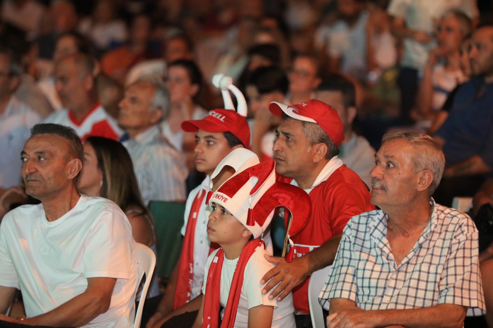 Güzelbahçe’de Milli Coşku