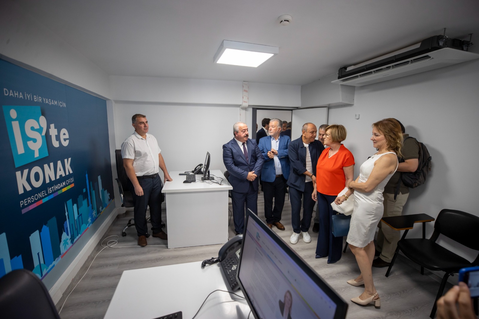 Konak’tan istihdam köprüsü: ‘İş’te Konak’ kapılarını açtI