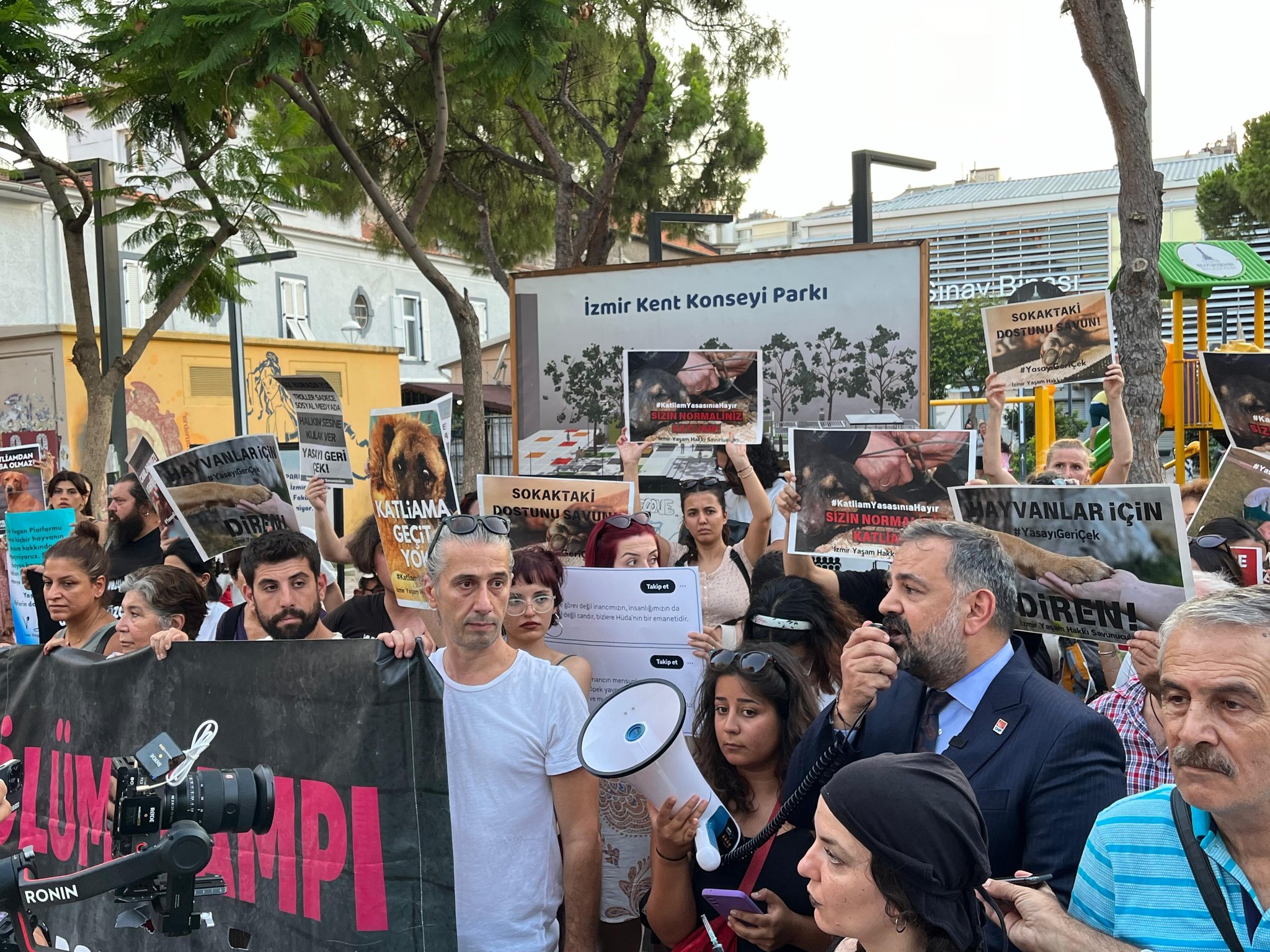 CHP İzmir'den Hayvan Hakları İçin Yapılan Eylemlere Destek