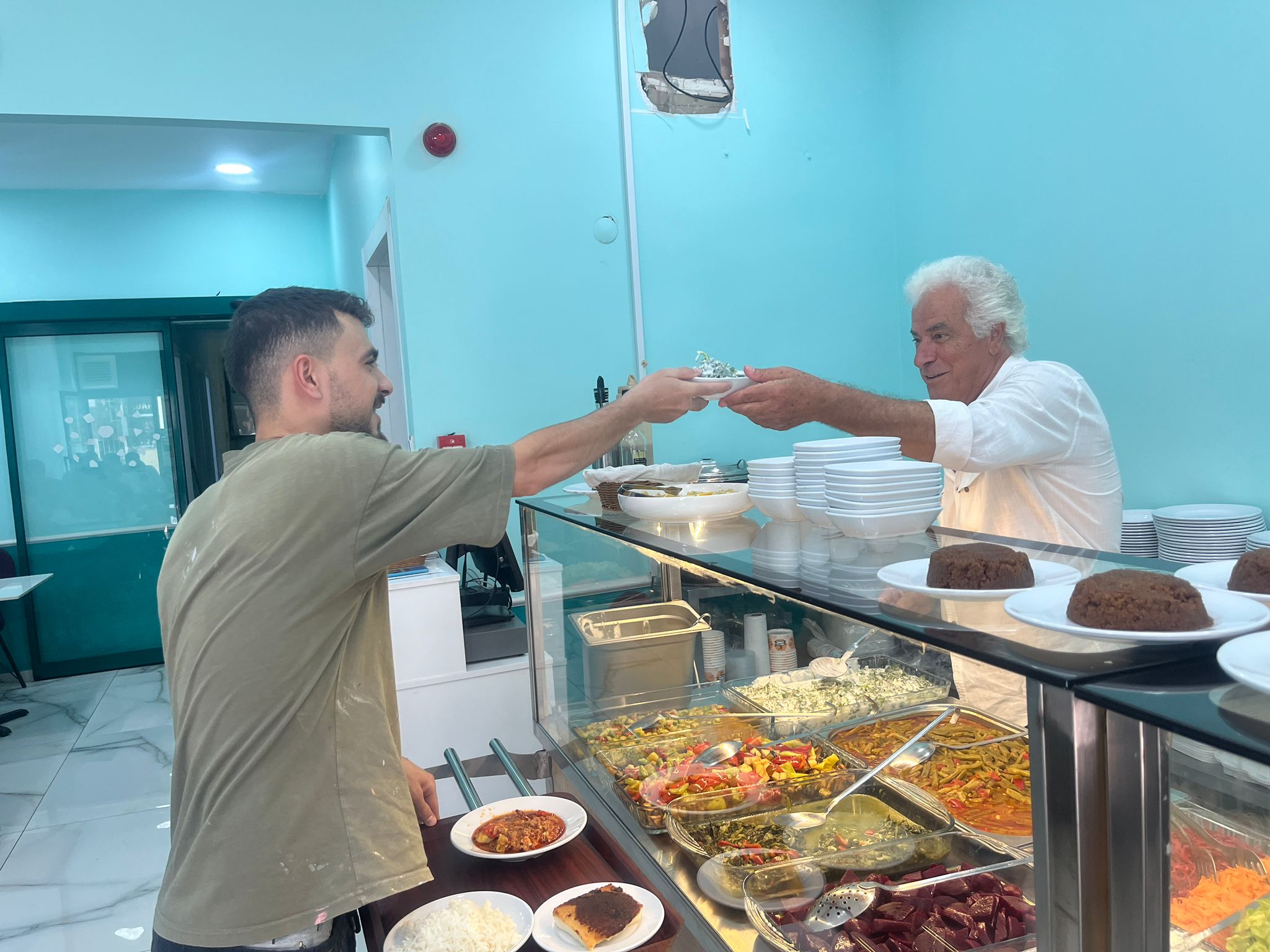 Alsancak'ta Lezzet ve Kalitenin Aile Dostu Buluşma Noktası: "Meş'ale"