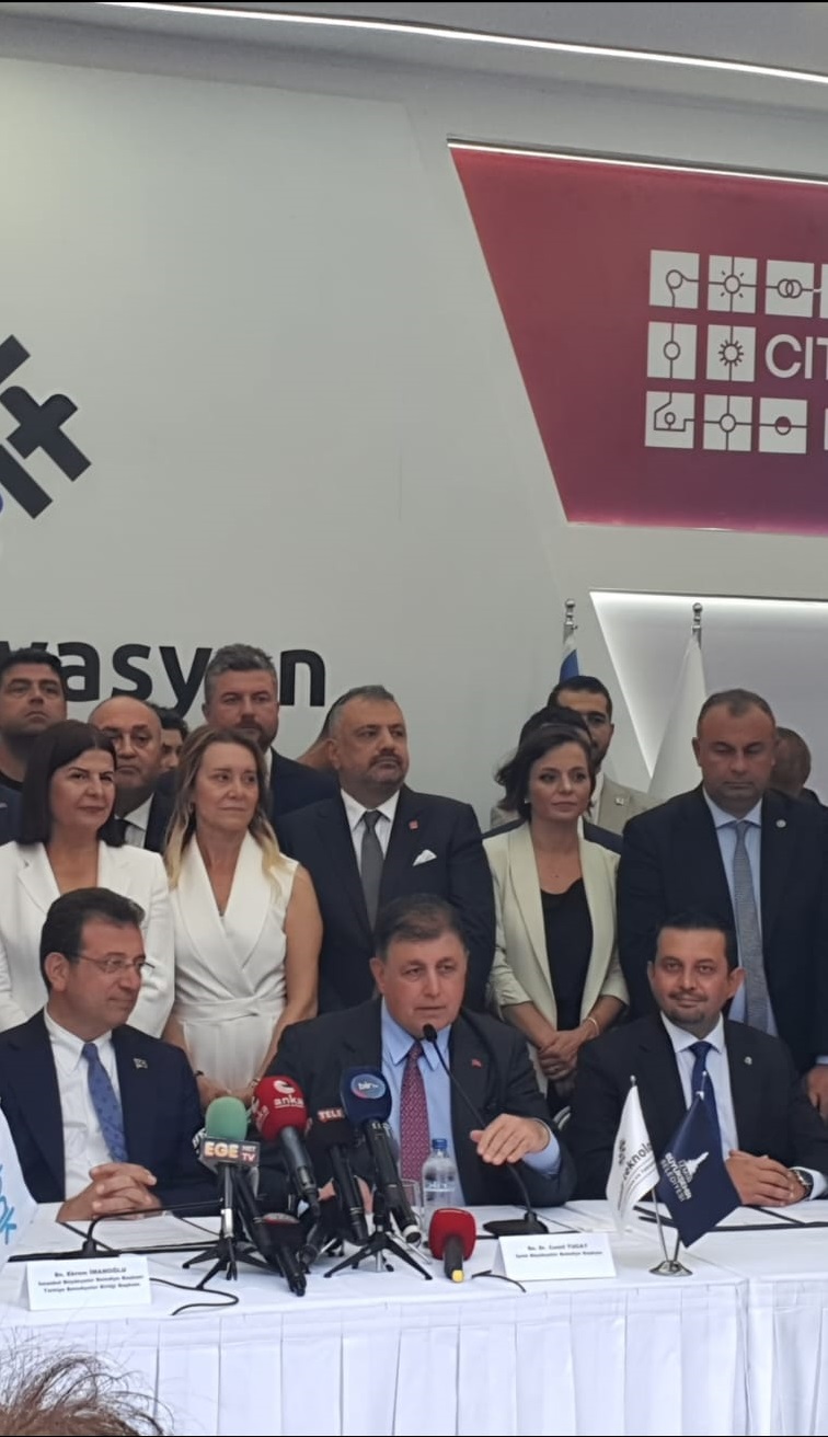 93. İzmir Enternasyonal Fuarı  siyasi isimleri bir araya getirdi