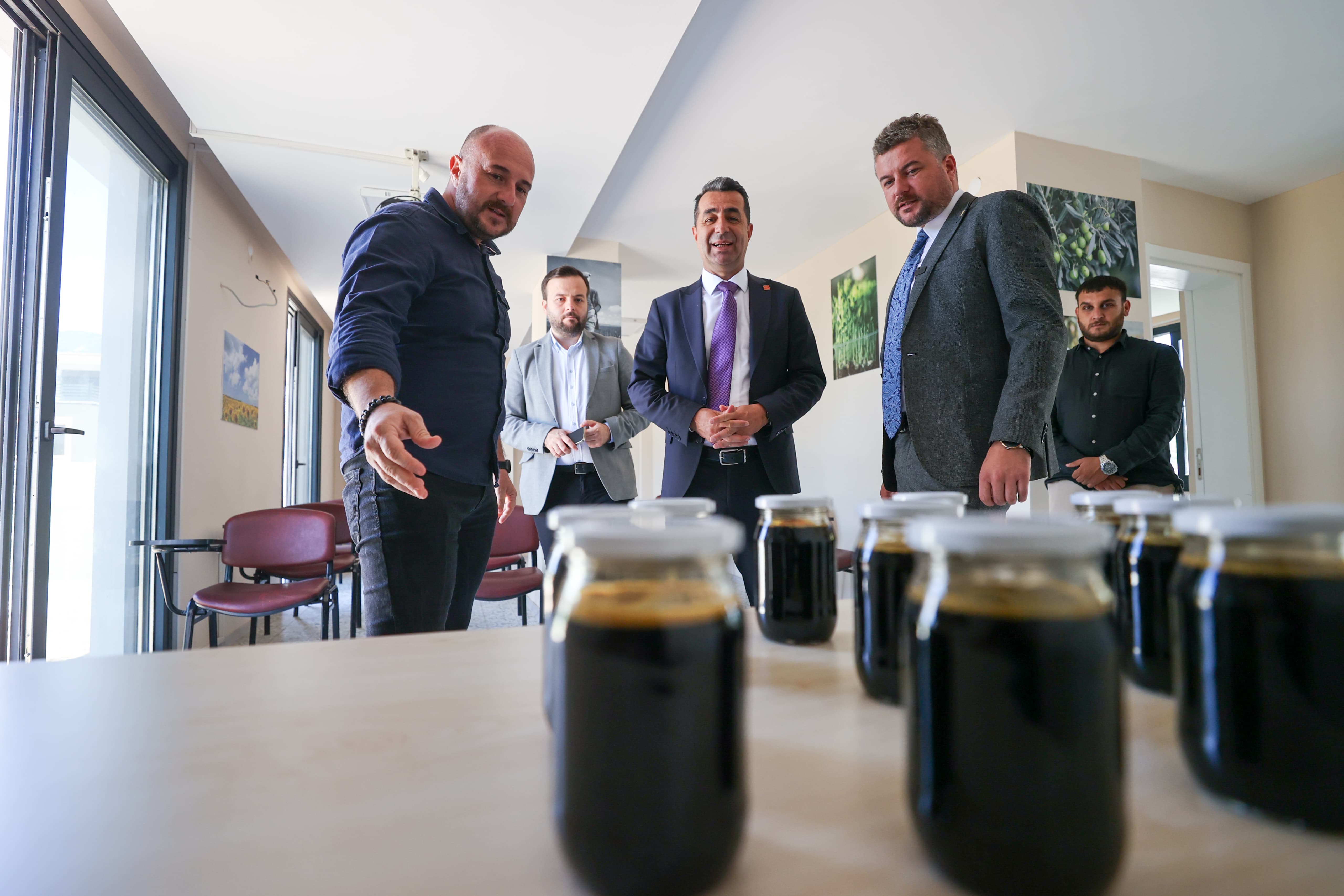 CHP GENEL BAŞKAN YARDIMCISI ERHAN ADEM'DEN BUCA'NIN TARIM ÇALIŞMALARINA ÖVGÜ