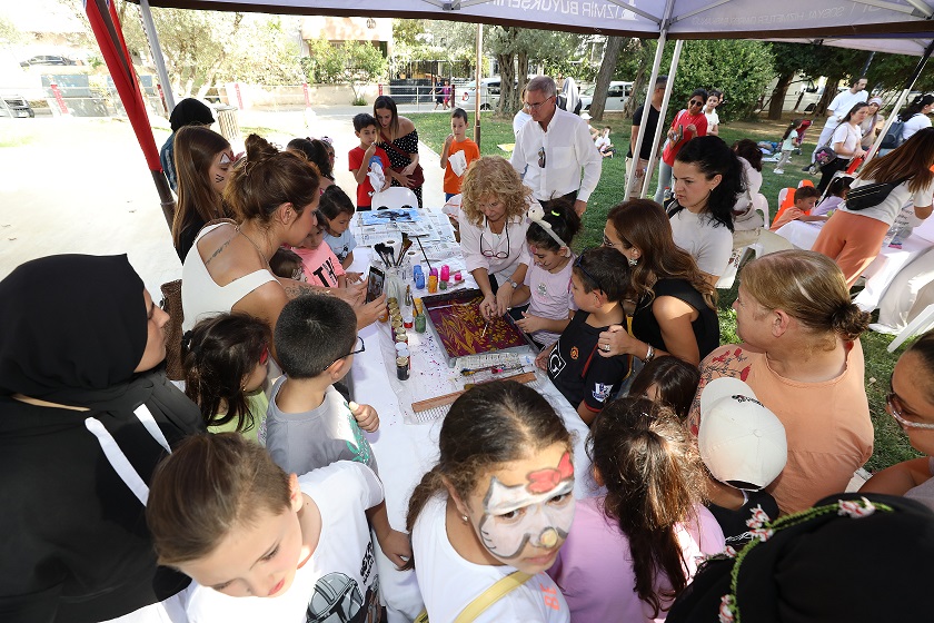 Menderes’i Şenlik Coşkusu Sardı