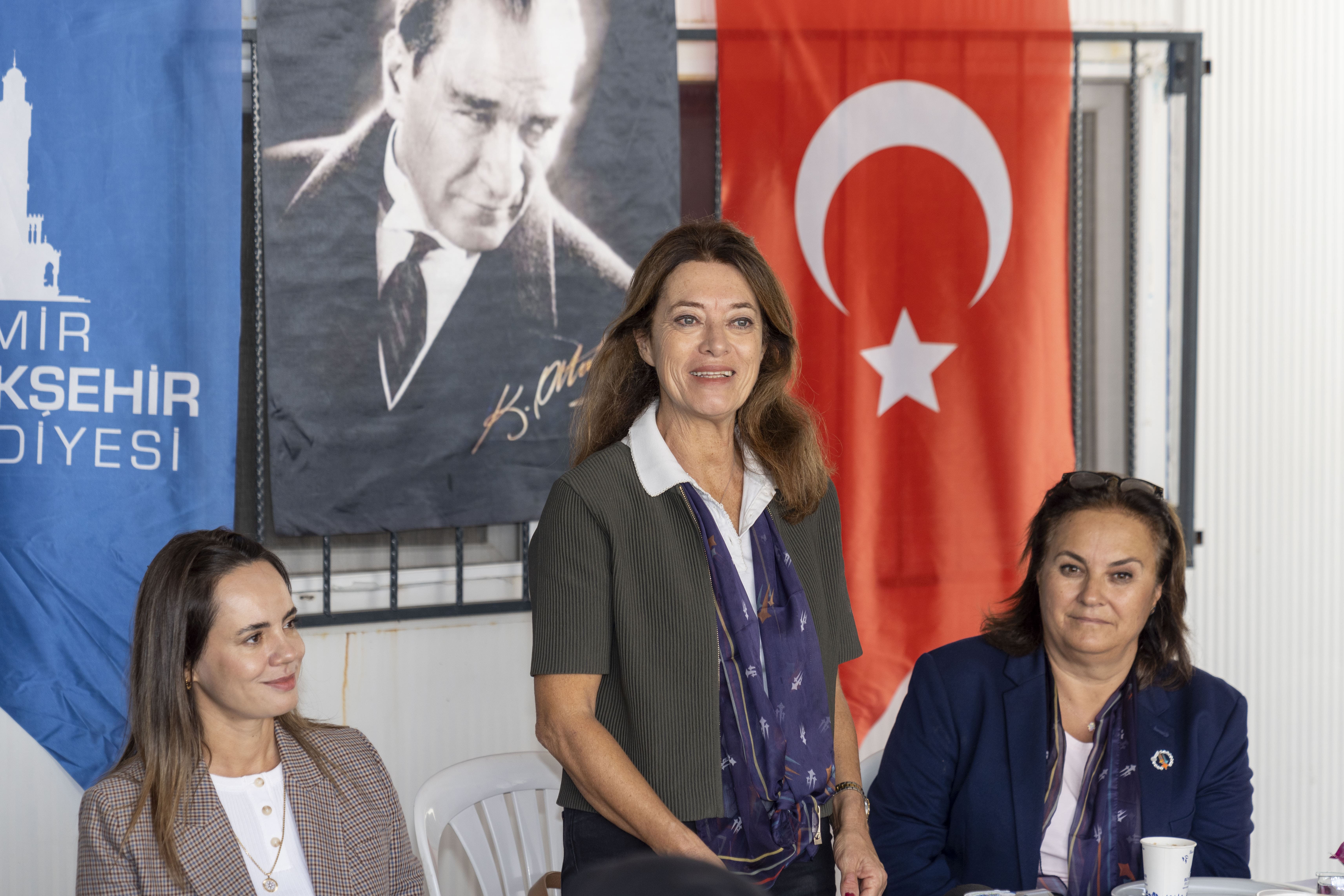 Kadifekaleli kadınlarla dayanışma sofrası