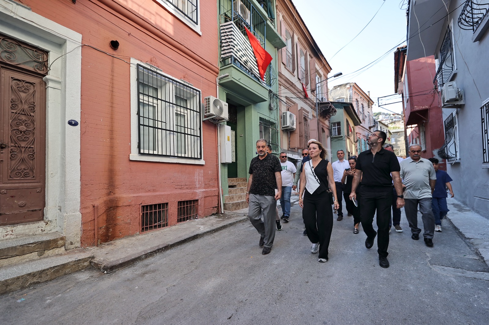 Salih Erkek sordu, Başkan Mutlu cevapladı: "Adil ve Eşitlikçi Bir Konak İçin Çalışıyoruz"