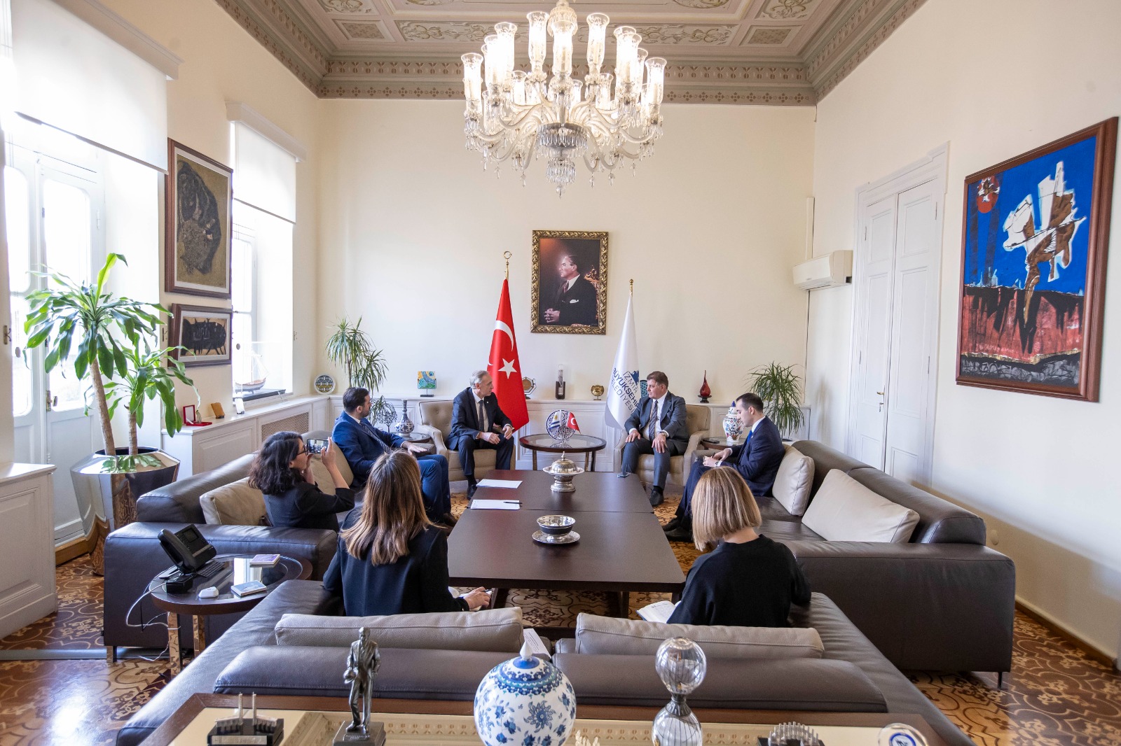 Uruguay Büyükelçisi'nden kültürel ilişkiyi arttırmak için Tugay ziyareti