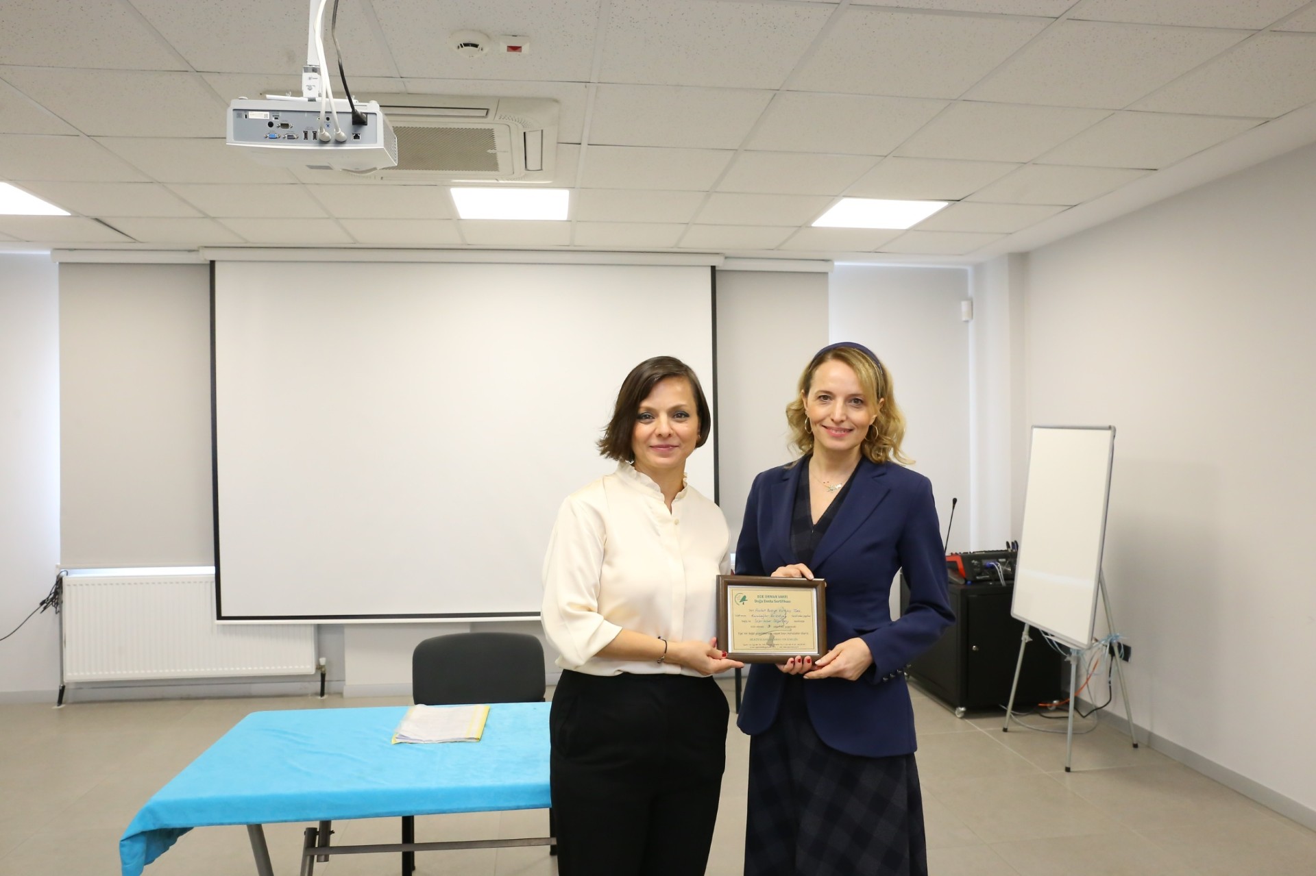 Karabağlar Belediyesi Çalıkuşu Semt Merkezi'nde çocuklar ve aileleri için bilinçlendirme etkinlikleri düzenlendi