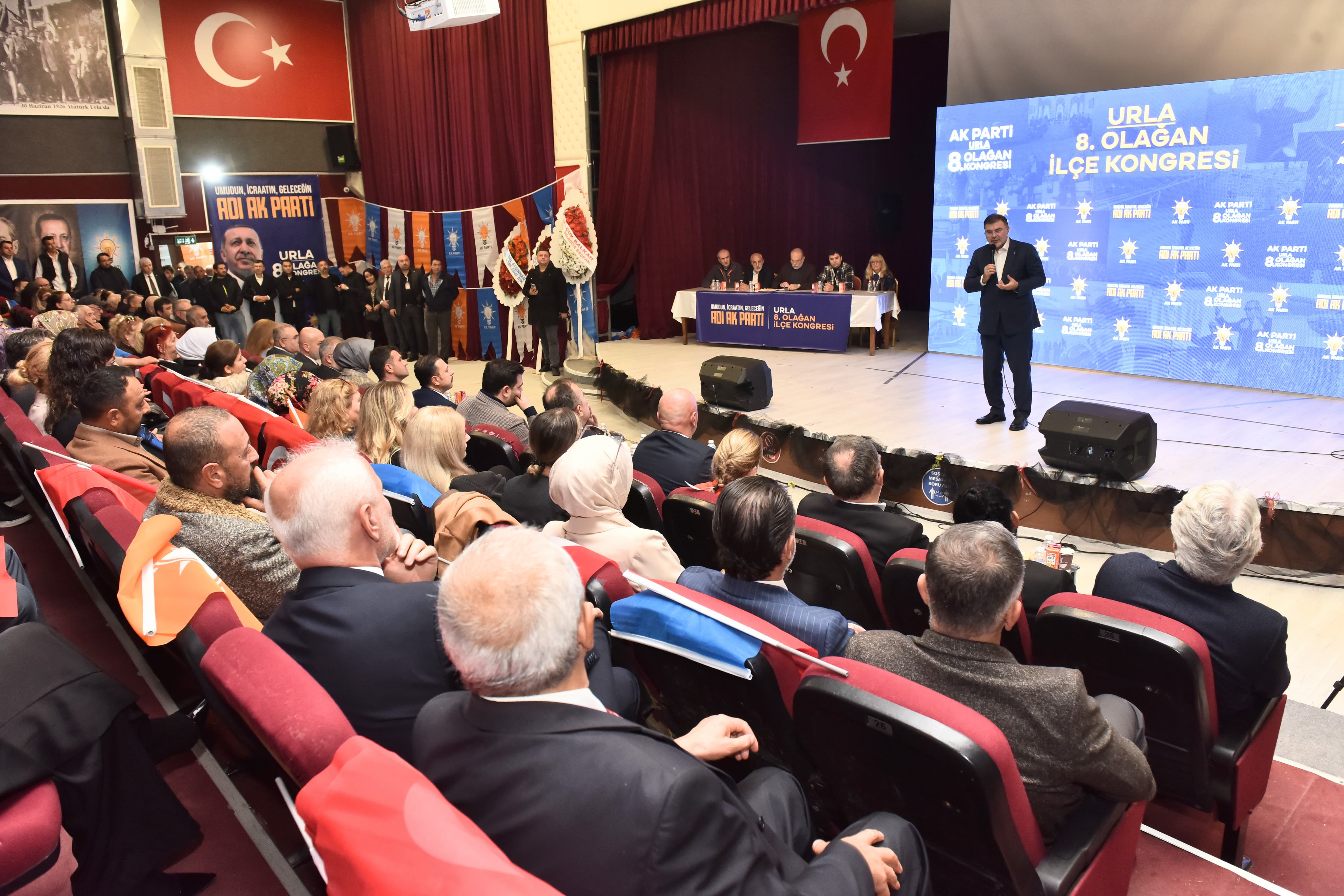 AK Parti Urla kongresinden mesaj seli!
