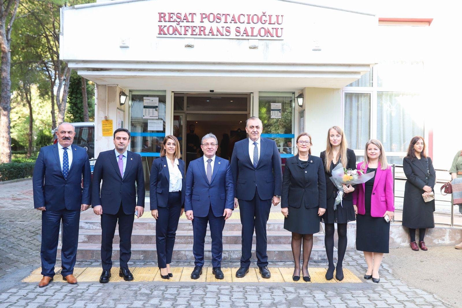 DEÜ’DEN ÖĞRETMENLER GÜNÜ'NE ÖZEL KUTLAMA PROGRAMI