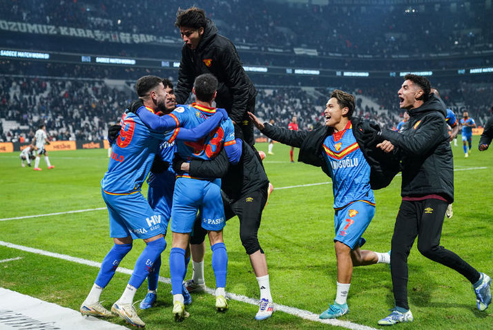 GÖZTEPE'DEN MUHTEŞEM GERİ DÖNÜŞ!