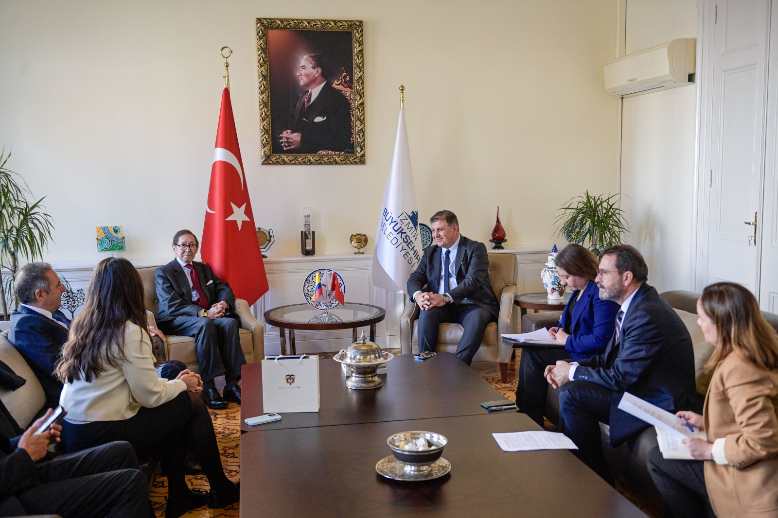 Kolombiya ile İzmir arasında kardeşlik ilişkileri gelişecek