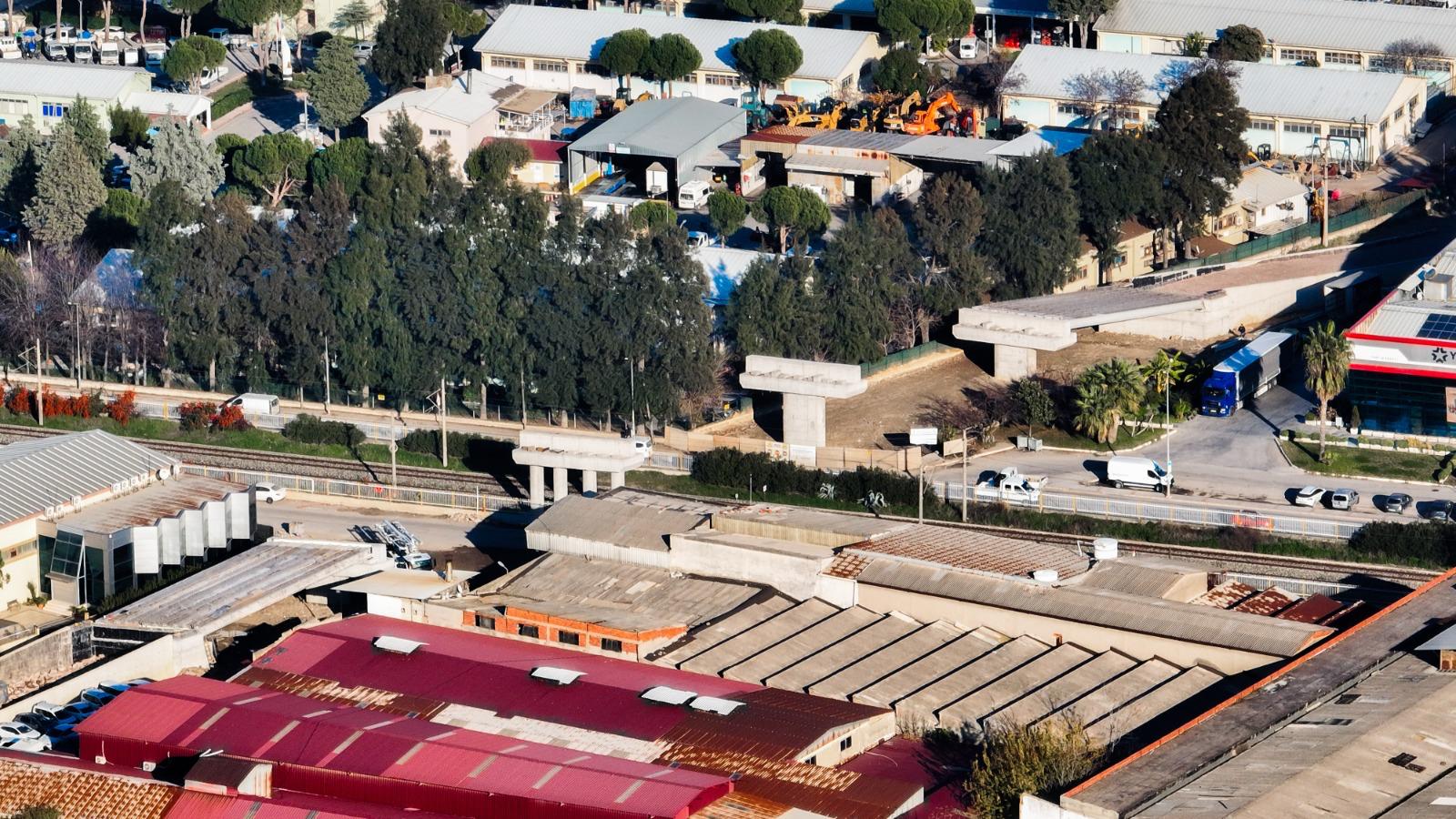 Hava Eğitim Yolu Taşıt Üst Geçidi’nde son viraj