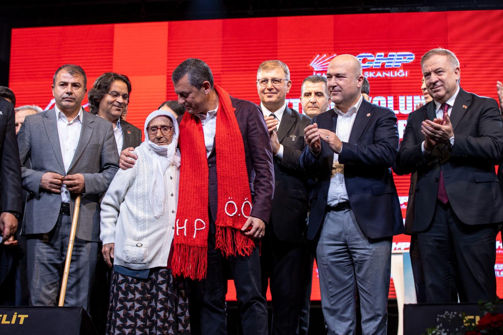 Genel Başkan Özel: İzmir biziz, biz İzmir’iz