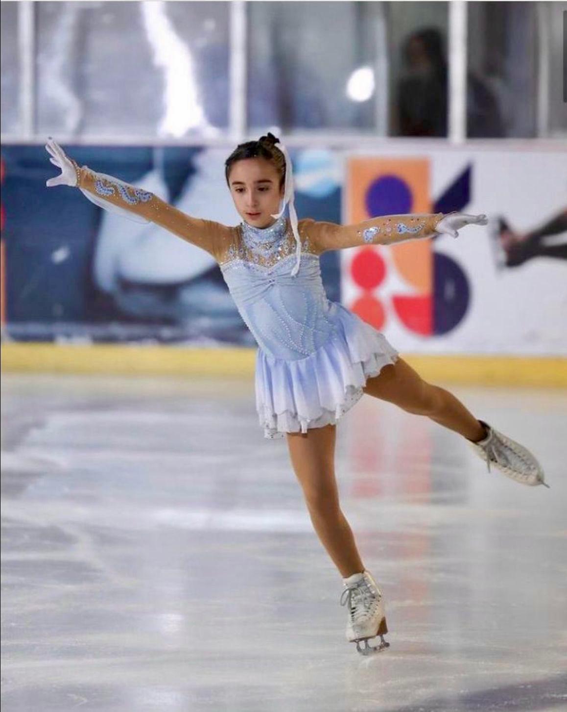 İzmirliler buz pateninde kürsüden inmedi