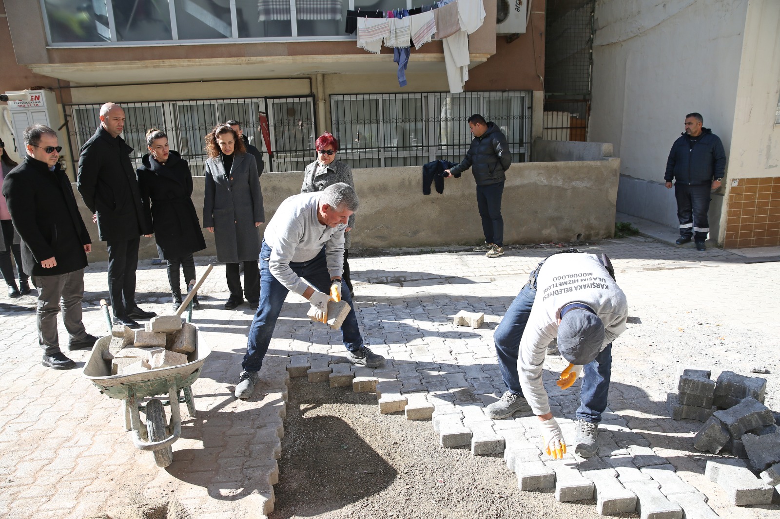 “Karşıyaka’yı makamdan değil, sokaktan yönetiyoruz”