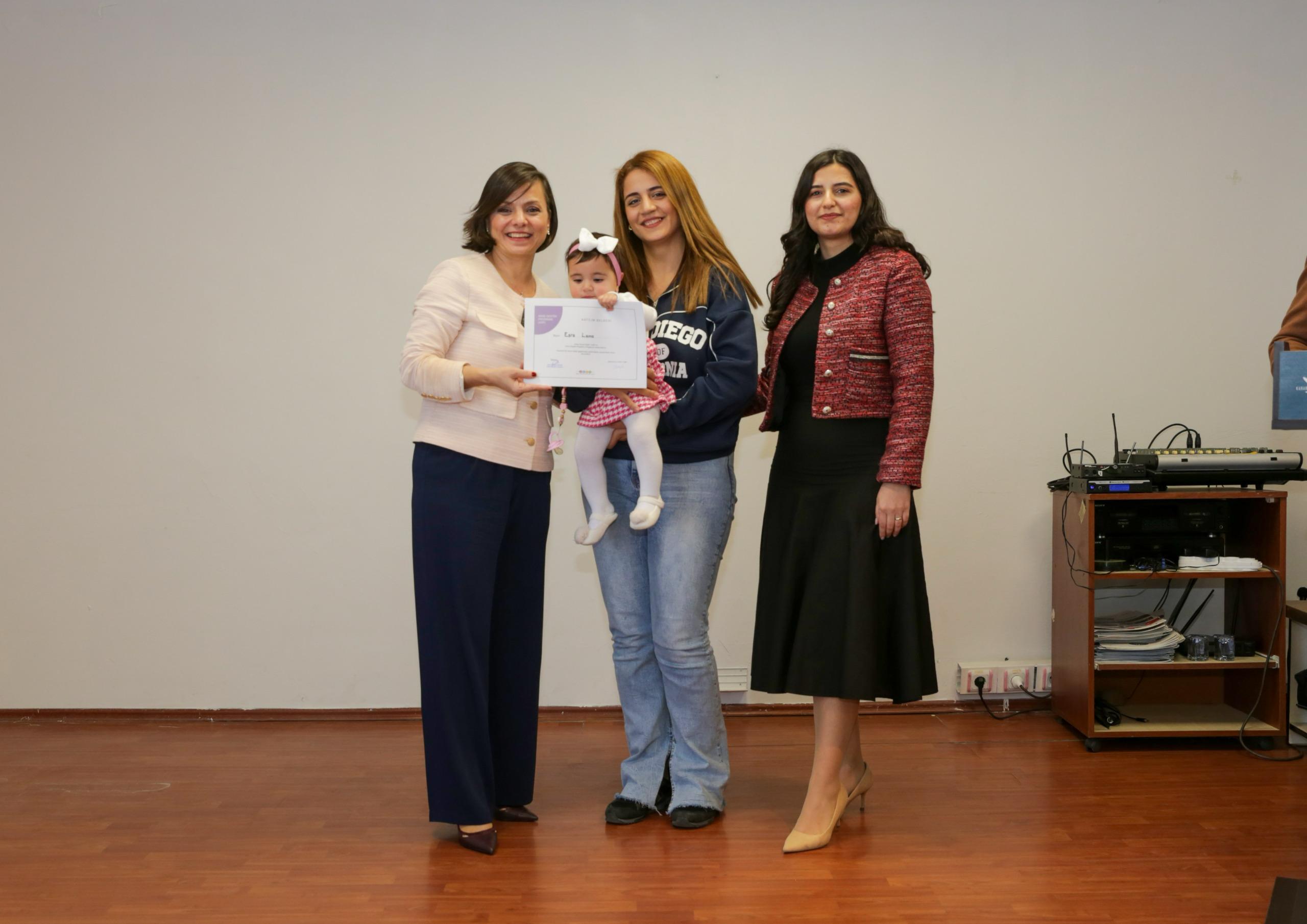 Karabağlar’da annelere farkındalık eğitimi