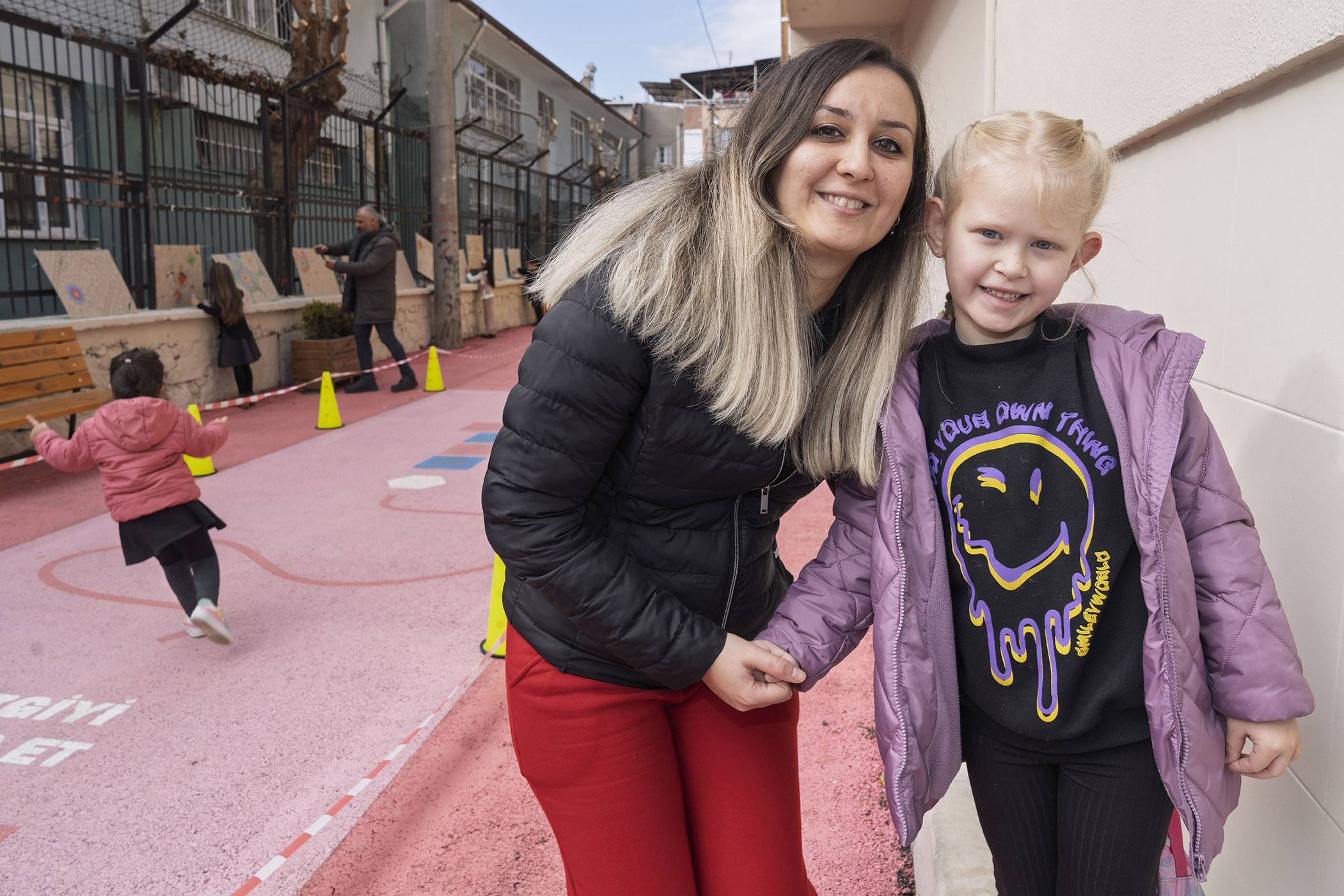 “Güzel İzmir” neşeli çocuklar