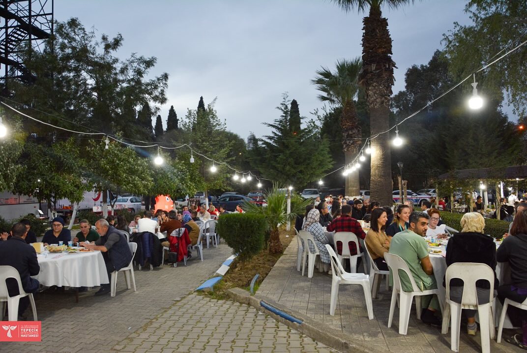 Tepecik Hastanesi’nde Sağlık Çalışanlarına Özel İftar Buluşması