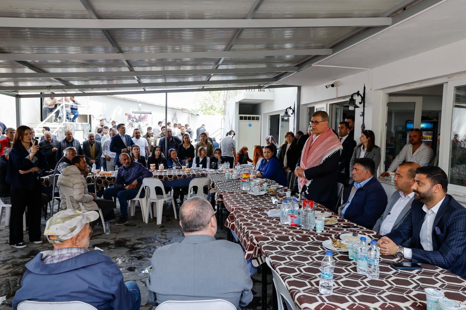 Başkan Tugay Menderes’in köylerinde üreticilerle buluştu