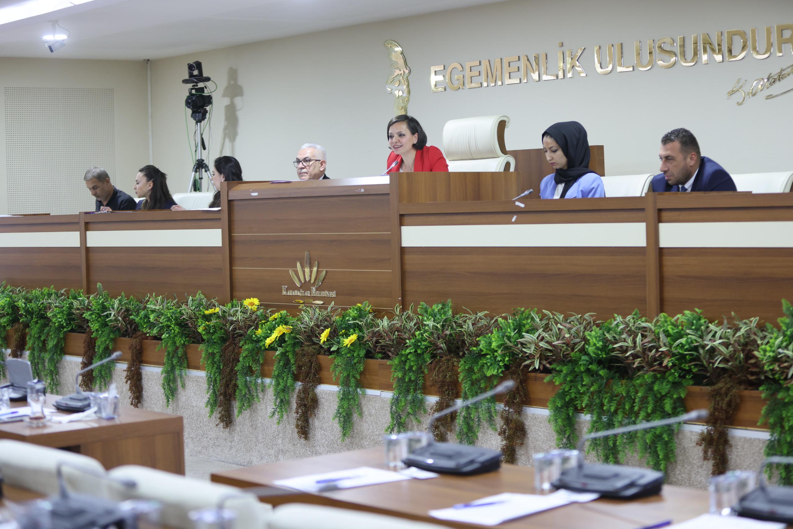 Karabağlar Belediye Başkanı Kınay’dan Meclis Mesajı: “Emekçinin Hakkını Korumaya Devam Edeceğiz”