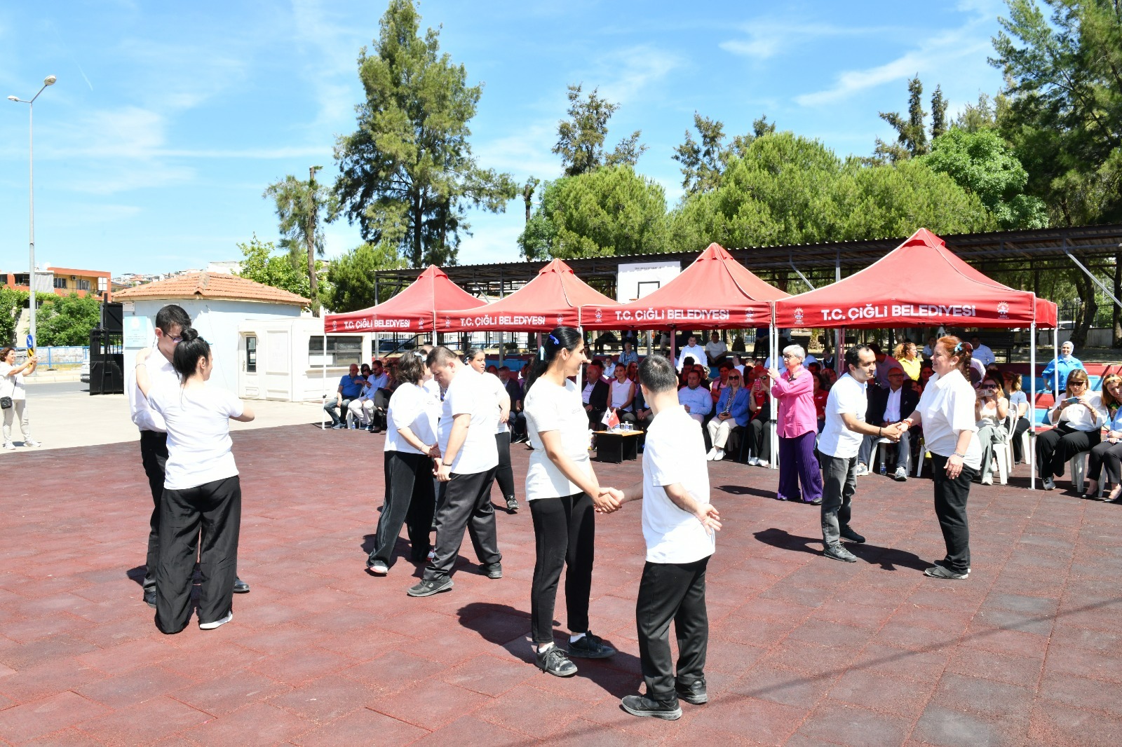 Notalar kalplere dokundu: Engelliler Haftasında umut ve dayanışma buluşması