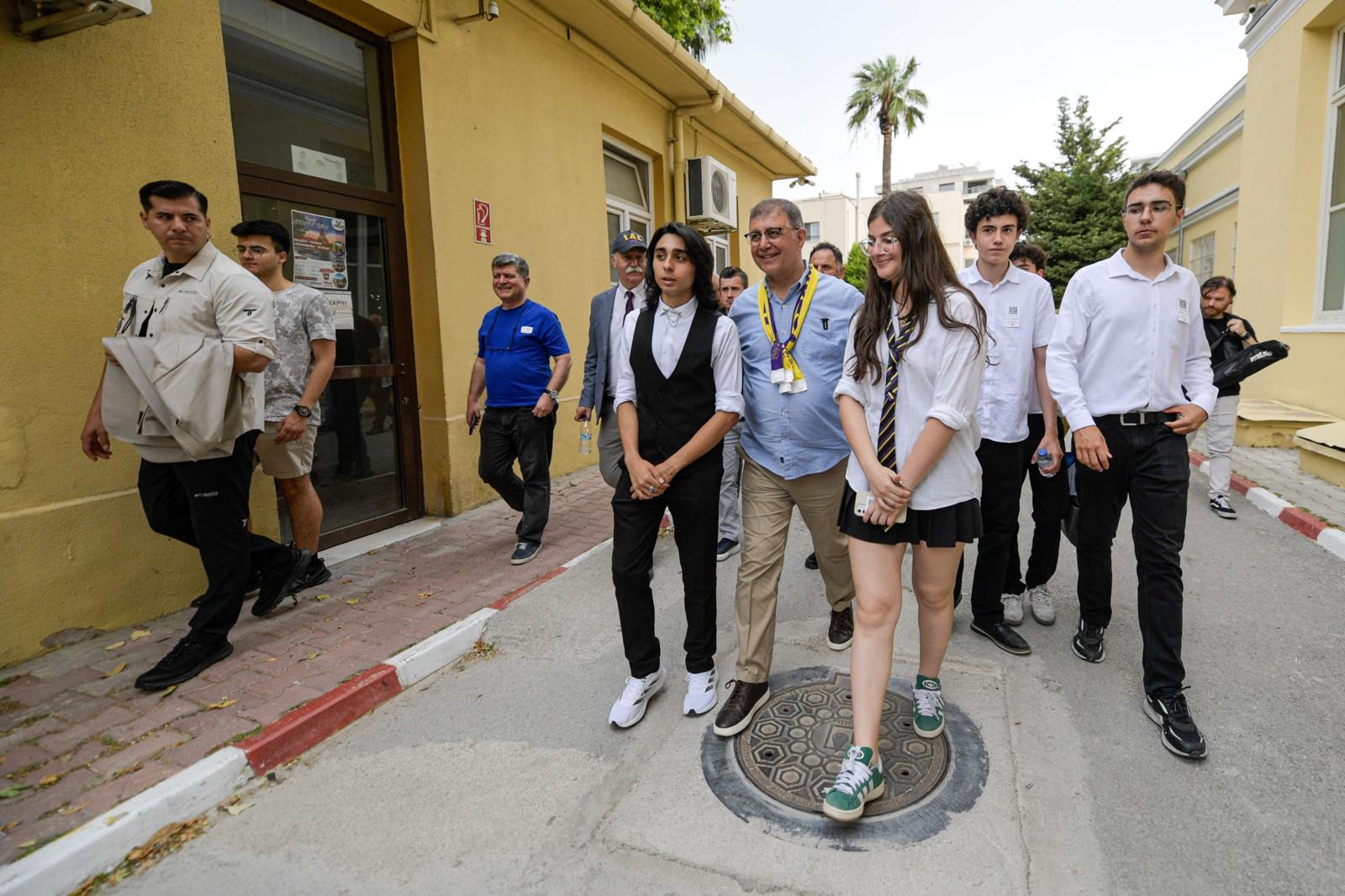 Başkan Tugay: Hepimizin İzmir'e borcu var