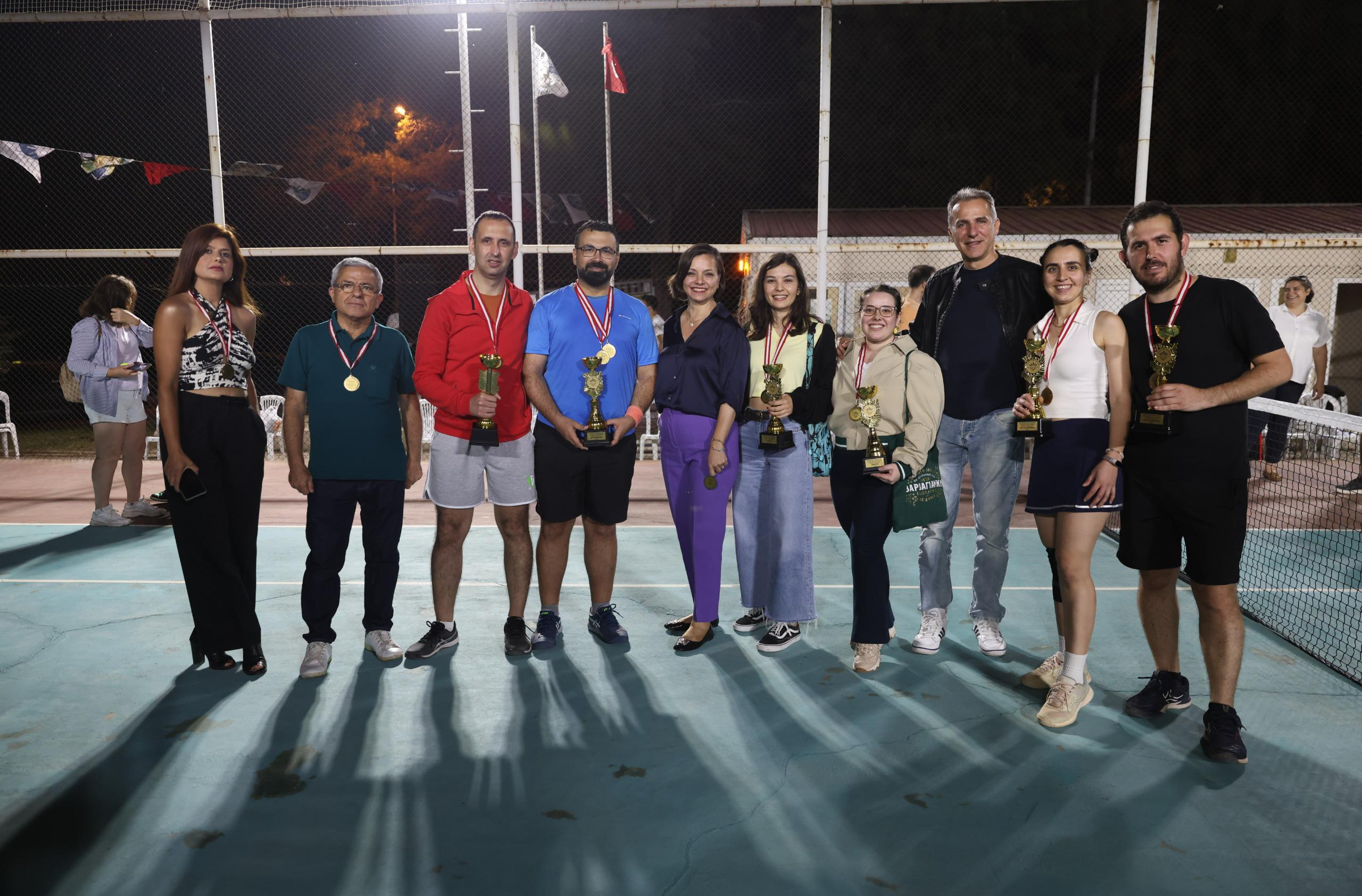 Karabağlar’ın kortlarda 19 Mayıs heyecanı