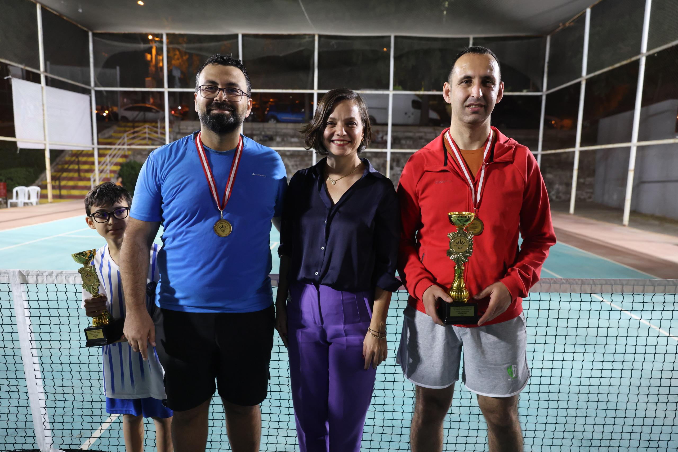 Karabağlar’ın kortlarda 19 Mayıs heyecanı