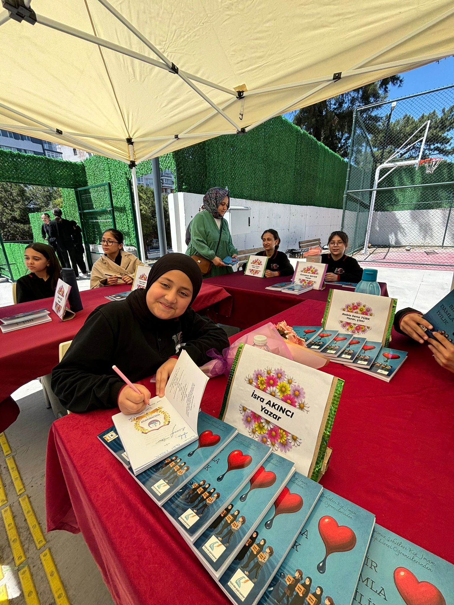 Minik Kalemlerden Büyük Mesaj: "Bir Damla İyilik" Okuyucularla Buluştu