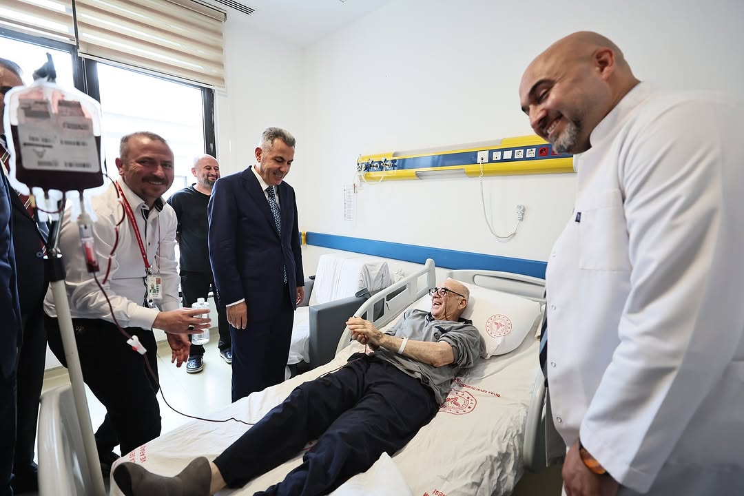 Vali Elban’dan Bayramda Anlamlı Ziyaret: “Bayram, En Zor Anda Dayanışmanın Adıdır”