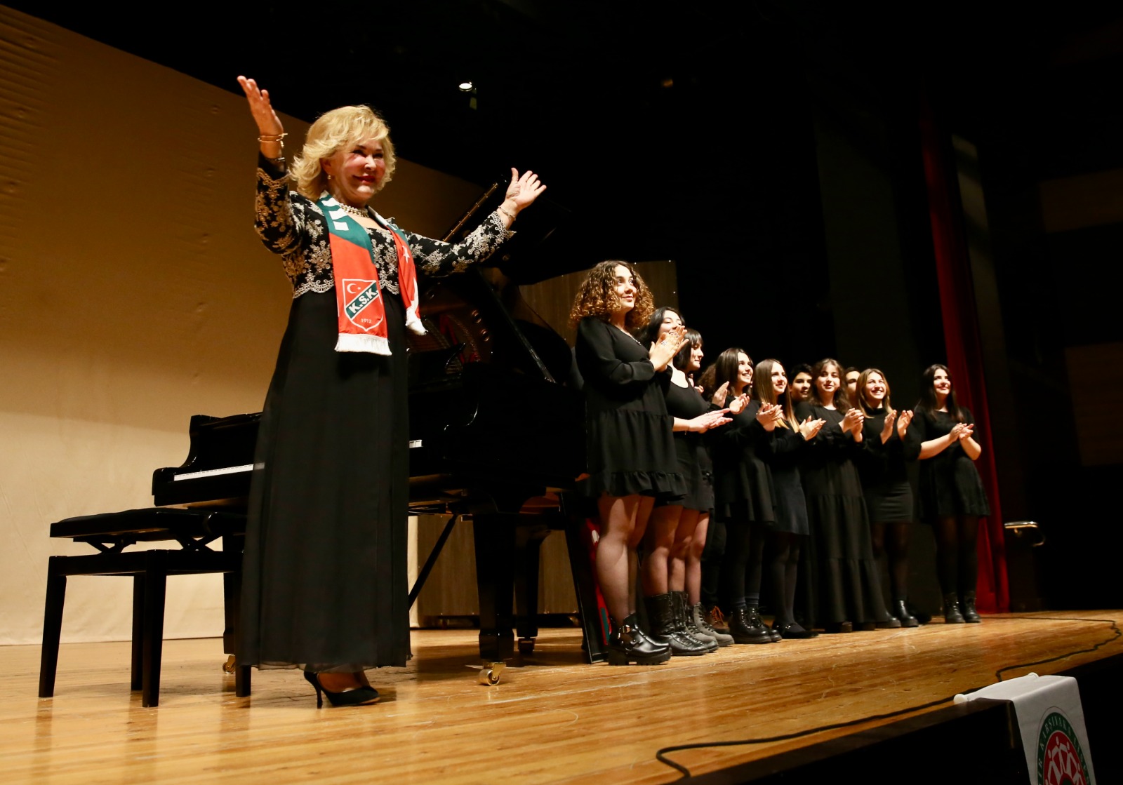 Ünlü piyanist Gülsin Onay 20 Haziran’da Karşıyaka’da