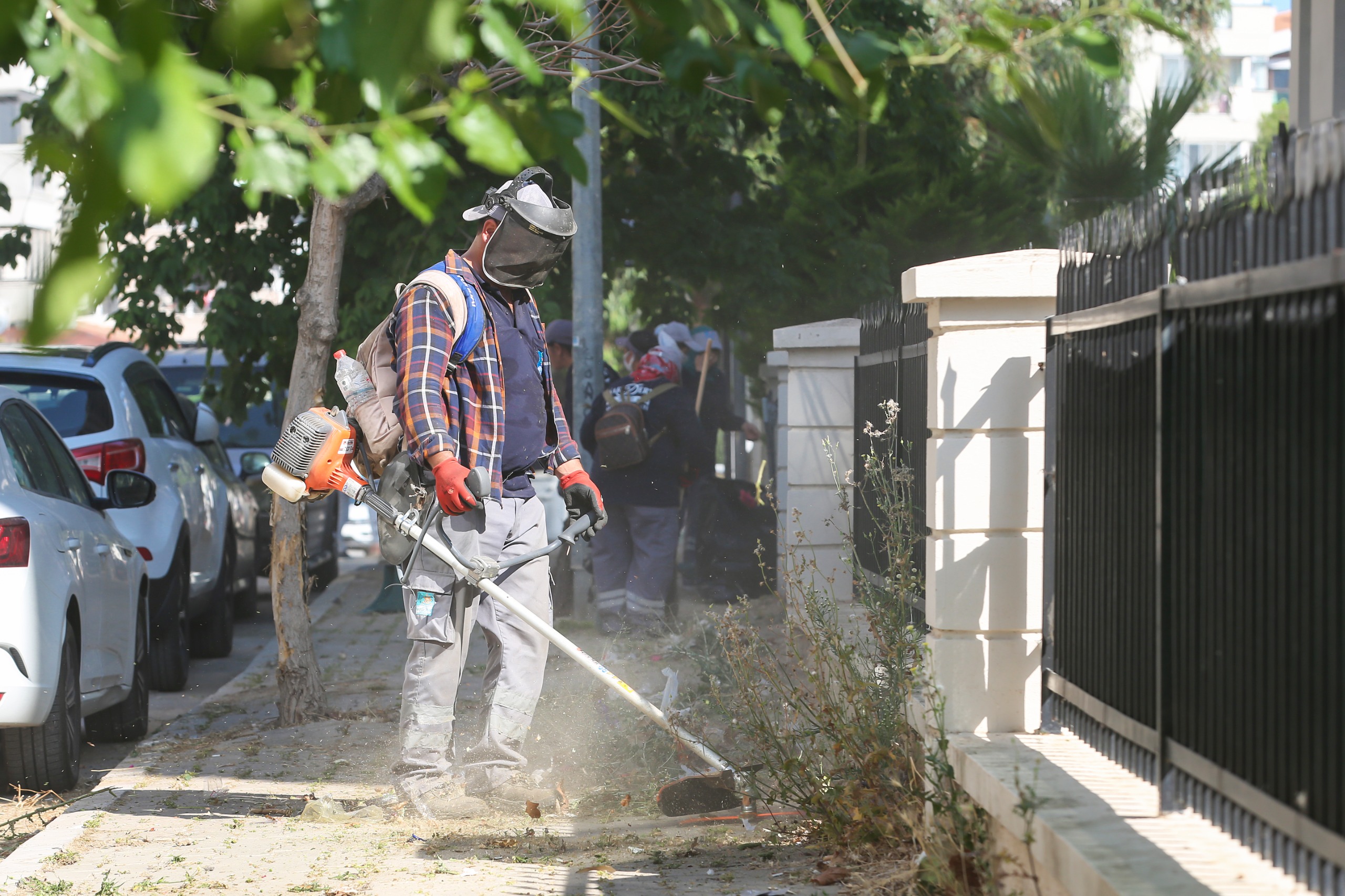 NARLIDERE BELEDİYESİ’NDEN KAPSAMLI TEMİZLİK ÇALIŞMASI