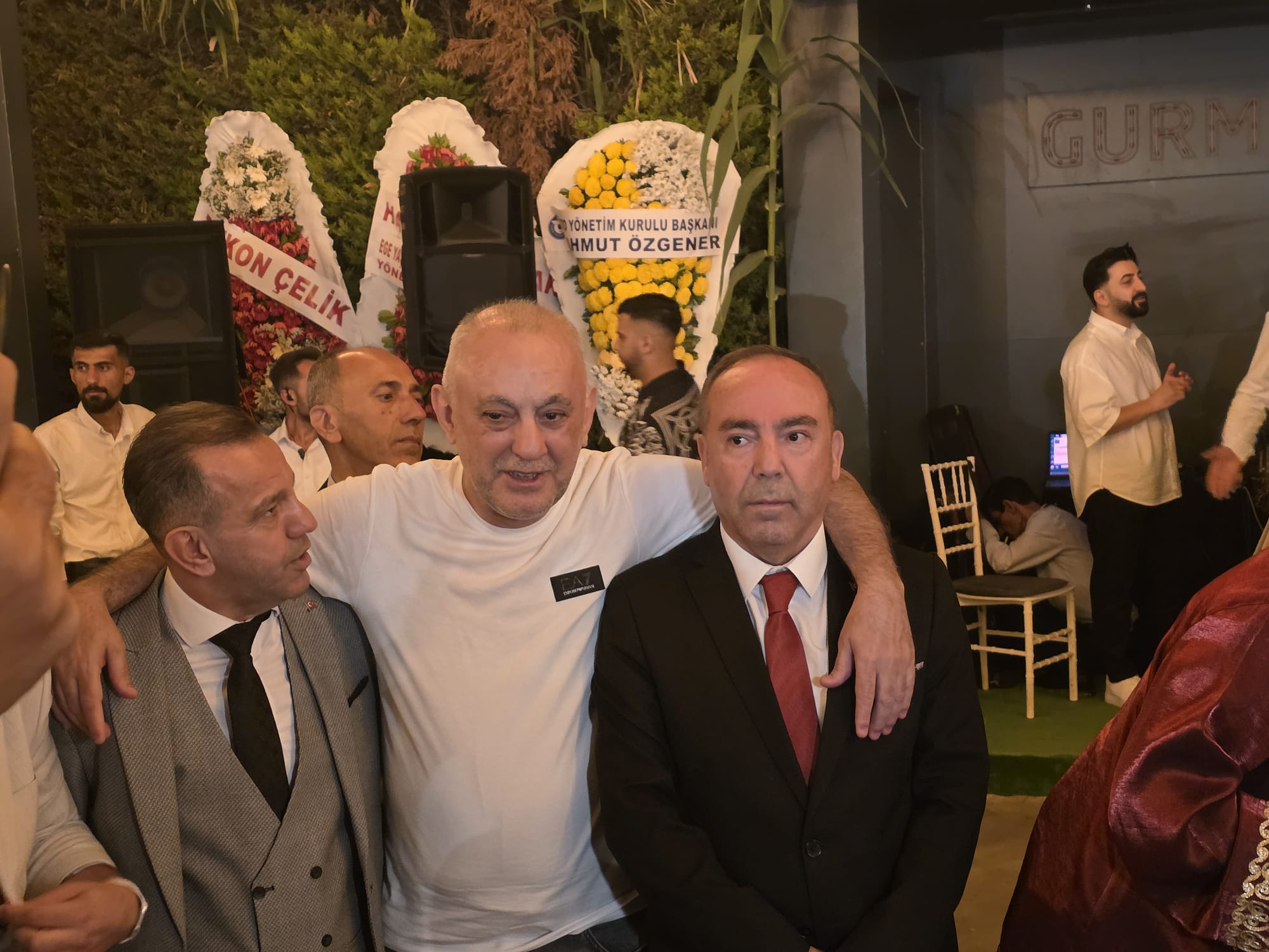 Alptekin ve Dündar Ailelerinin mutlu günü: Gülten ve Furkan Dünyaevine Girdi