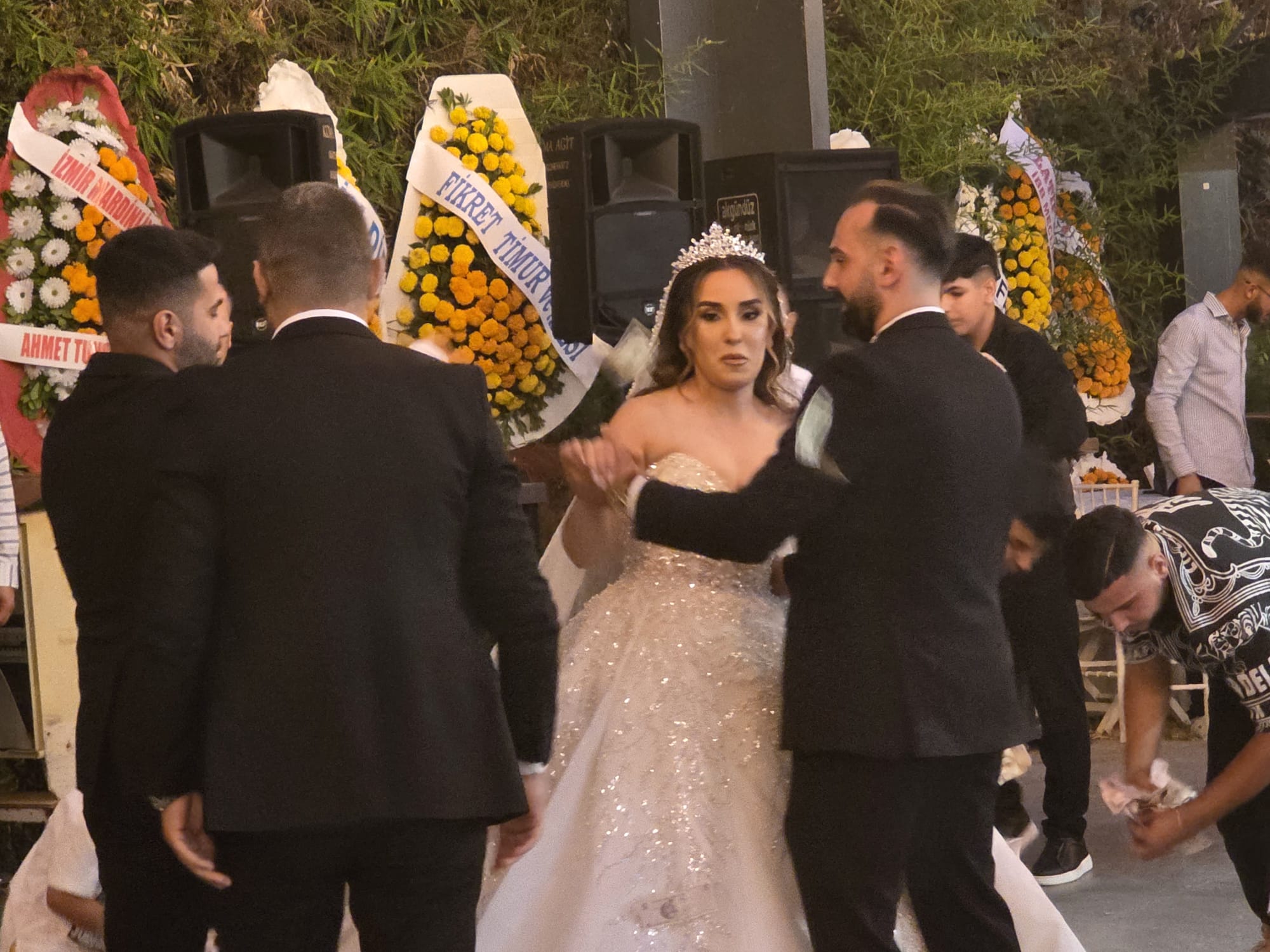 Alptekin ve Dündar Ailelerinin mutlu günü: Gülten ve Furkan Dünyaevine Girdi