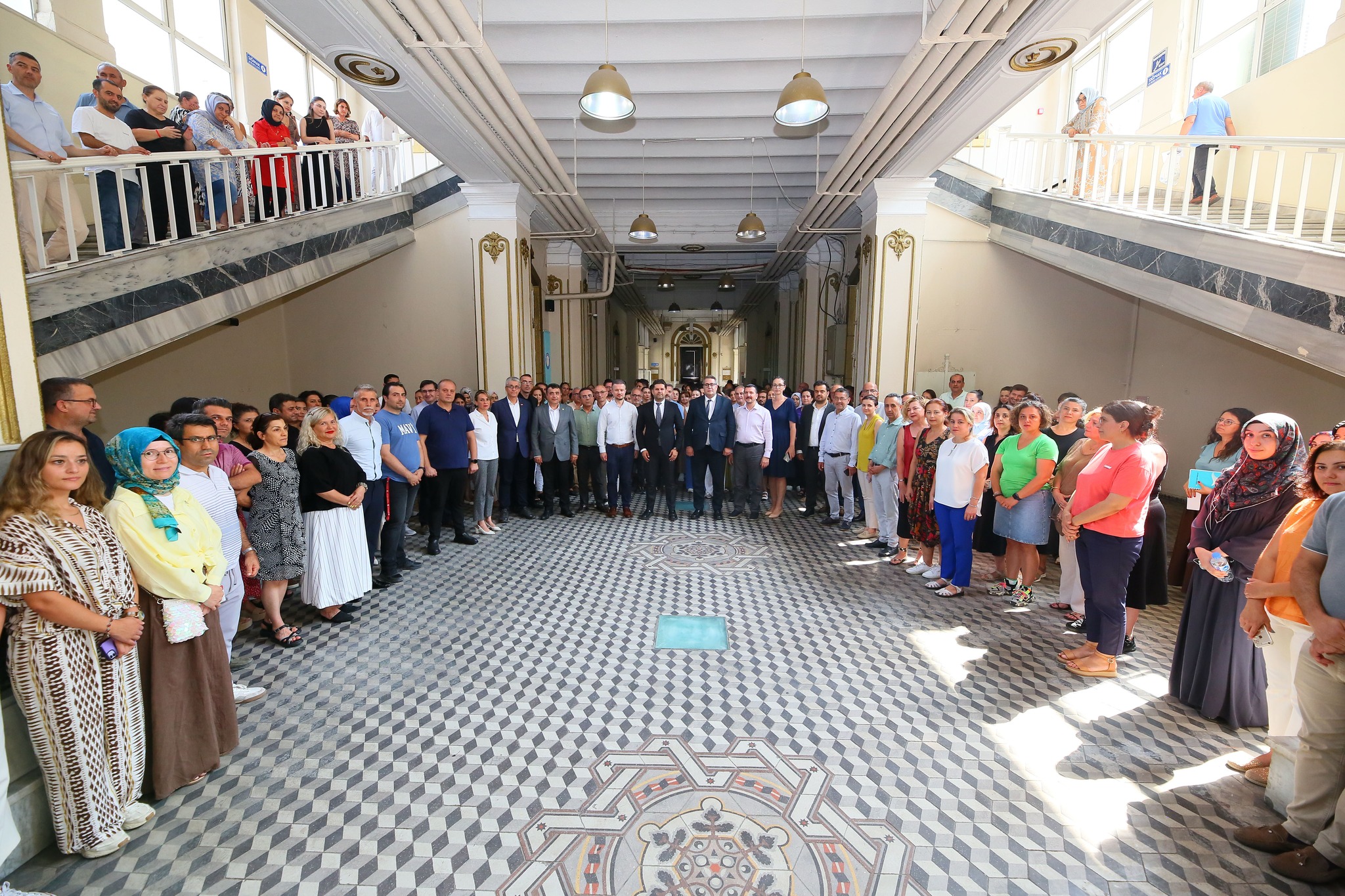 İzmir İl Sağlık Müdürü Dr. Burak Öztop Görevinden Ayrıldı