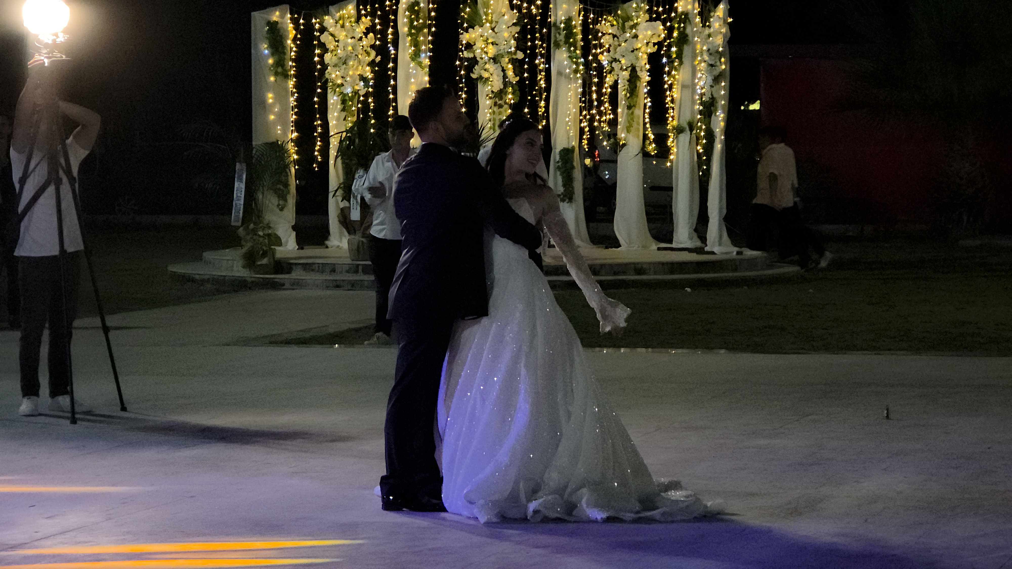 ANLI ŞANLI DÜĞÜN! FEYZA VE ATAKAN DÜNYAEVİNE GİRDİ