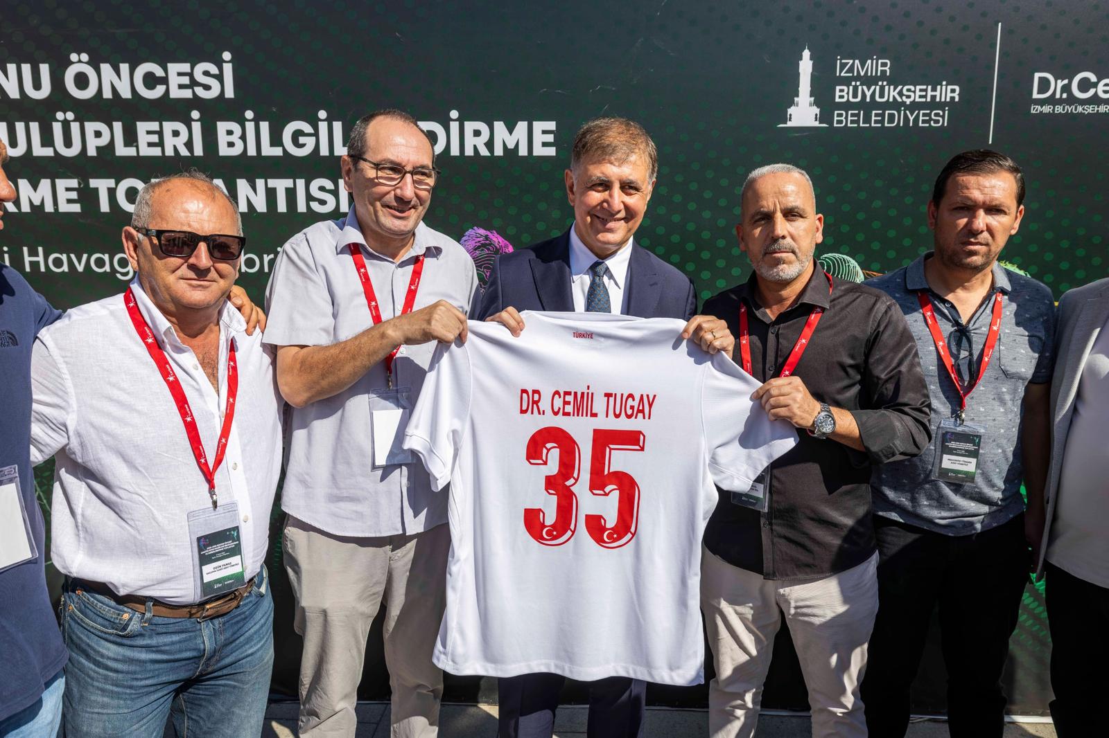 Başkan Tugay amatör spor kulüplerinin başkanlarıyla buluştu