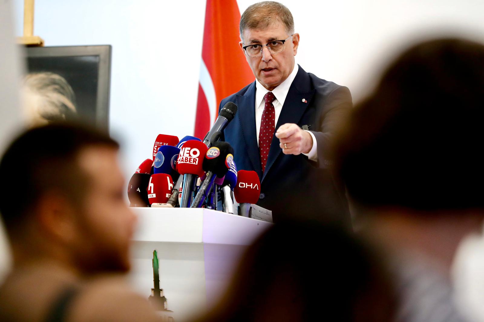 Başkan Tugay'dan önemli açıklamalar  "İzmir'in atık sorununu aylar içinde kökten çözeceğiz"