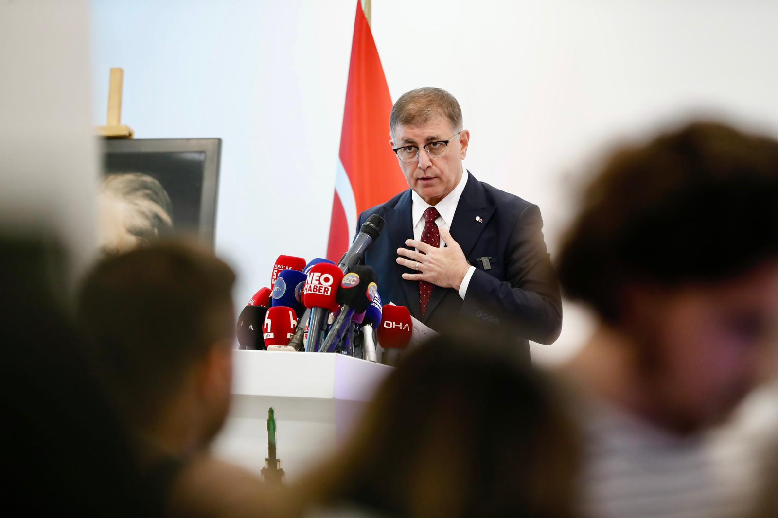 Başkan Tugay'dan önemli açıklamalar  "İzmir'in atık sorununu aylar içinde kökten çözeceğiz"