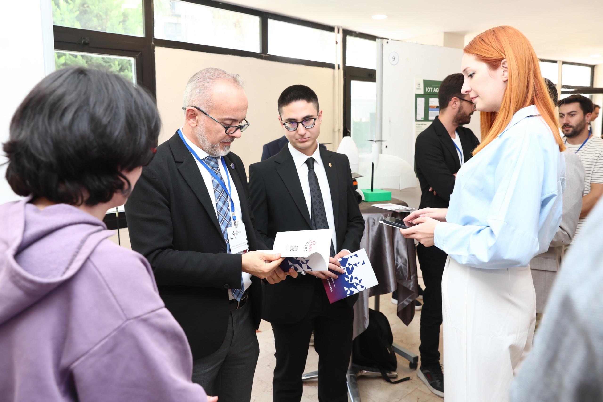 DEÜ'de genç girişimcilerin yenilikçi fikirleri, ödüllendirildi