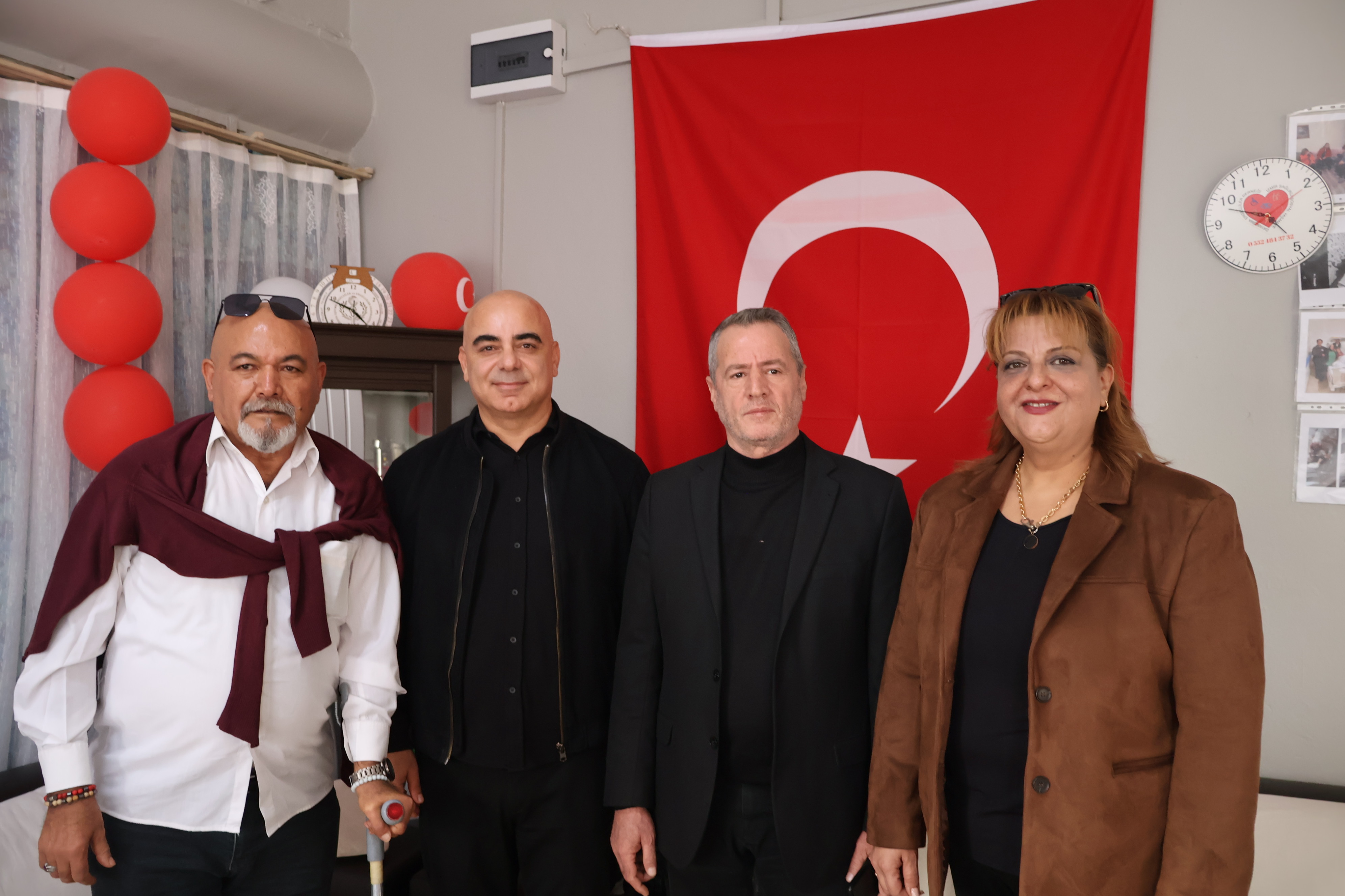 İZMİR'DE ENGELLİLER İÇİN UMUT KAPISI AÇILDI: "GERÇEK ENGEL, ZİHİNLERDEKİ AYRIMCILIKTIR"