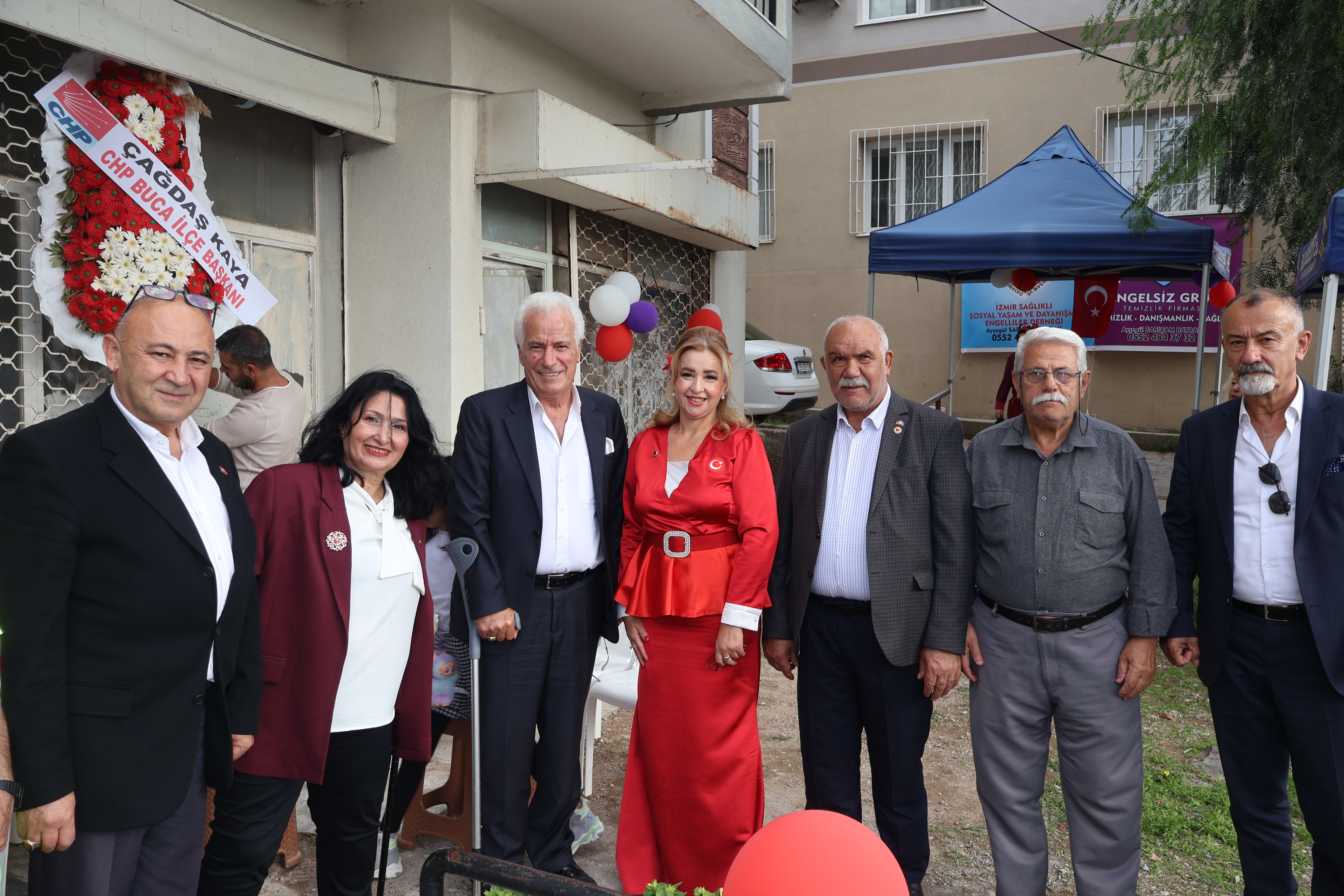 İZMİR'DE ENGELLİLER İÇİN UMUT KAPISI AÇILDI: "GERÇEK ENGEL, ZİHİNLERDEKİ AYRIMCILIKTIR"