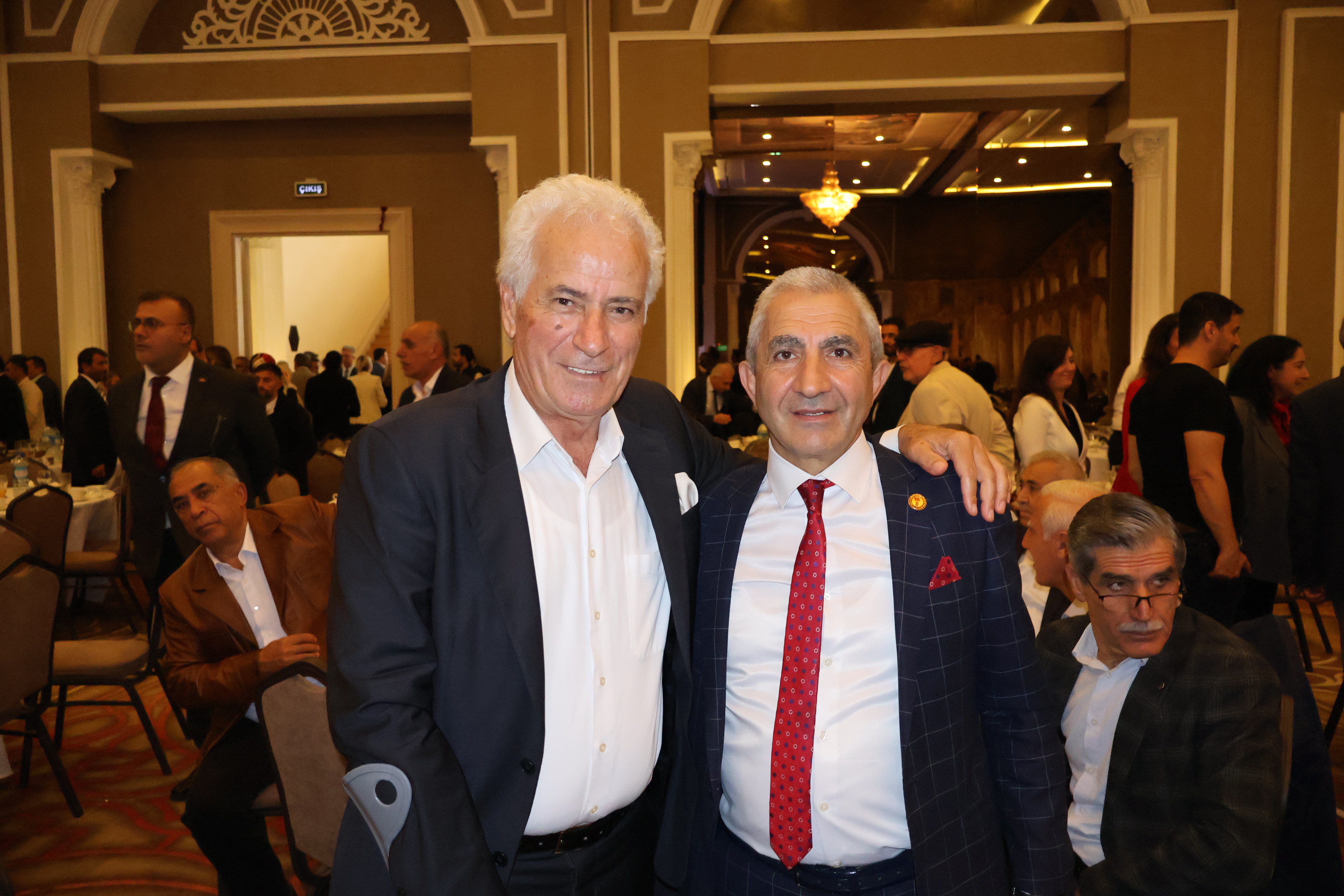 İzmir'de "Büyük Kardeşlik" Buluşması: Birlik, Dayanışma ve Umut Mesajı