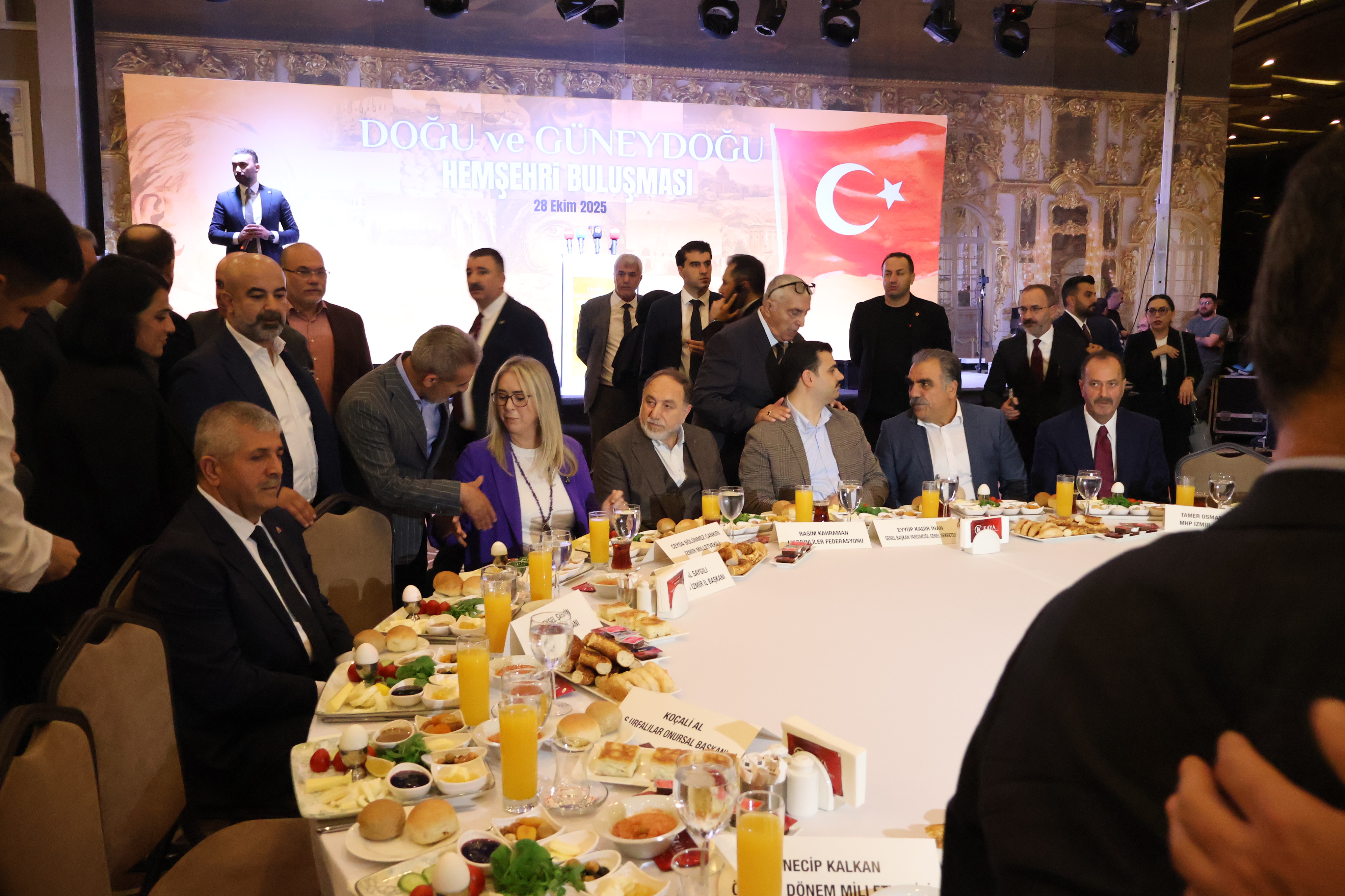 İzmir'de "Büyük Kardeşlik" Buluşması: Birlik, Dayanışma ve Umut Mesajı