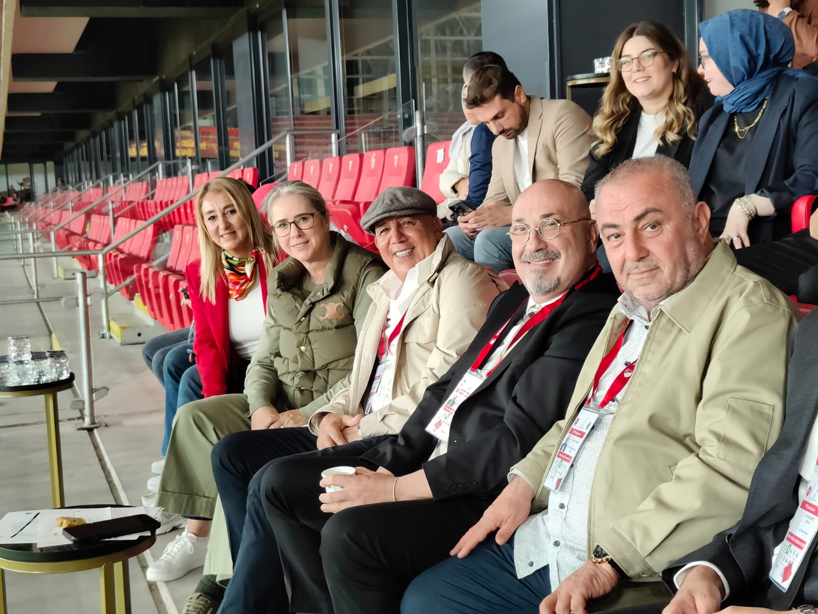 AK Partili Çankırı'dan  Kadın Millilere Sürpriz: Cumhurbaşkanı Erdoğan Soyunma Odasında Telefonda Tebrik Etti