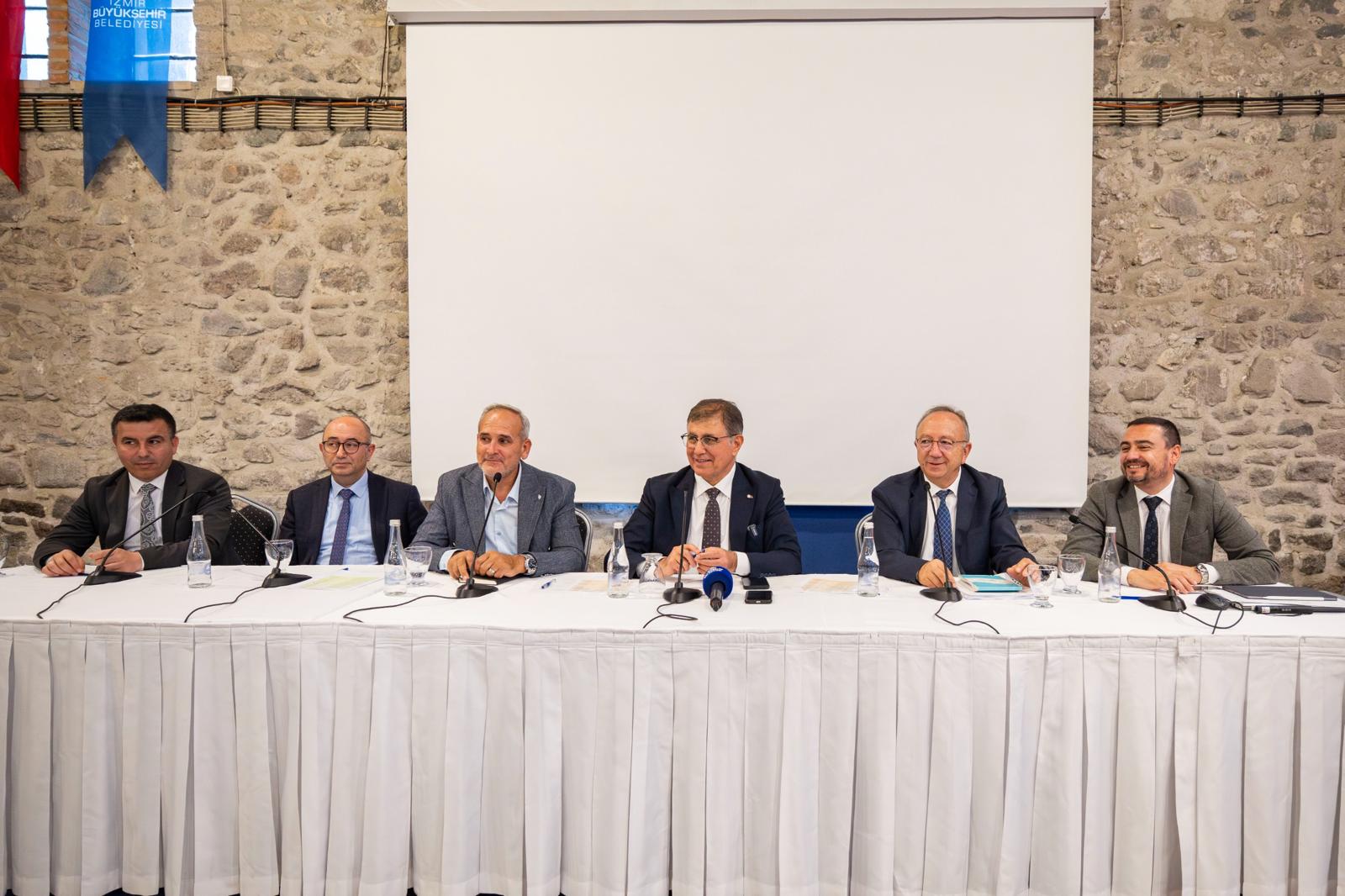 Başkan Tugay su ürünleri kooperatiflerinin temsilcileri ile buluştu “Göreve geldiğimizden beri Körfez iyiye gidiyor”