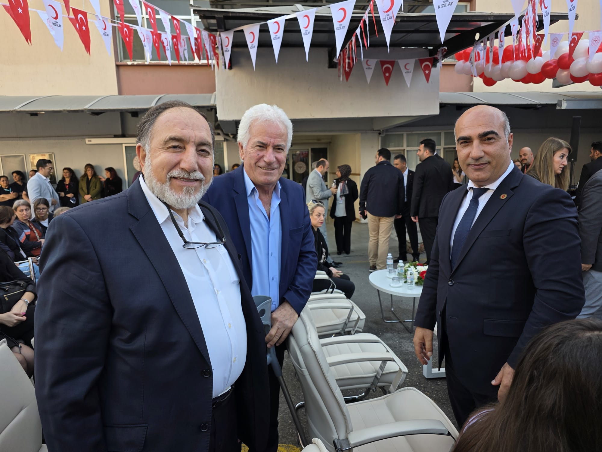 İzmir'de iyilik büyüyor: Kızılay Sosyal Butik kapılarını açtı