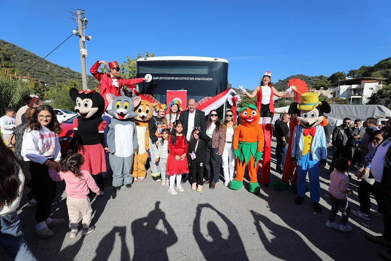 Menderes Mandalina Festivali ile Coştu