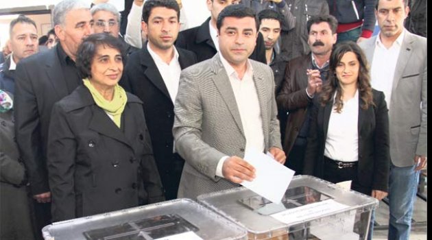 Demirtaş: Özgür bir Türkiye'ye uyanacağız diye temenni ediyoruz