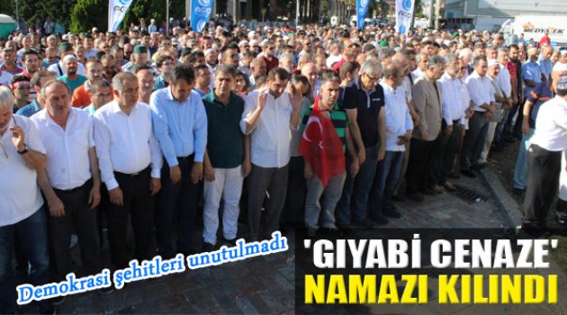 Şehitler İçin İzmir'de Gıyabi Namaz Kılındı